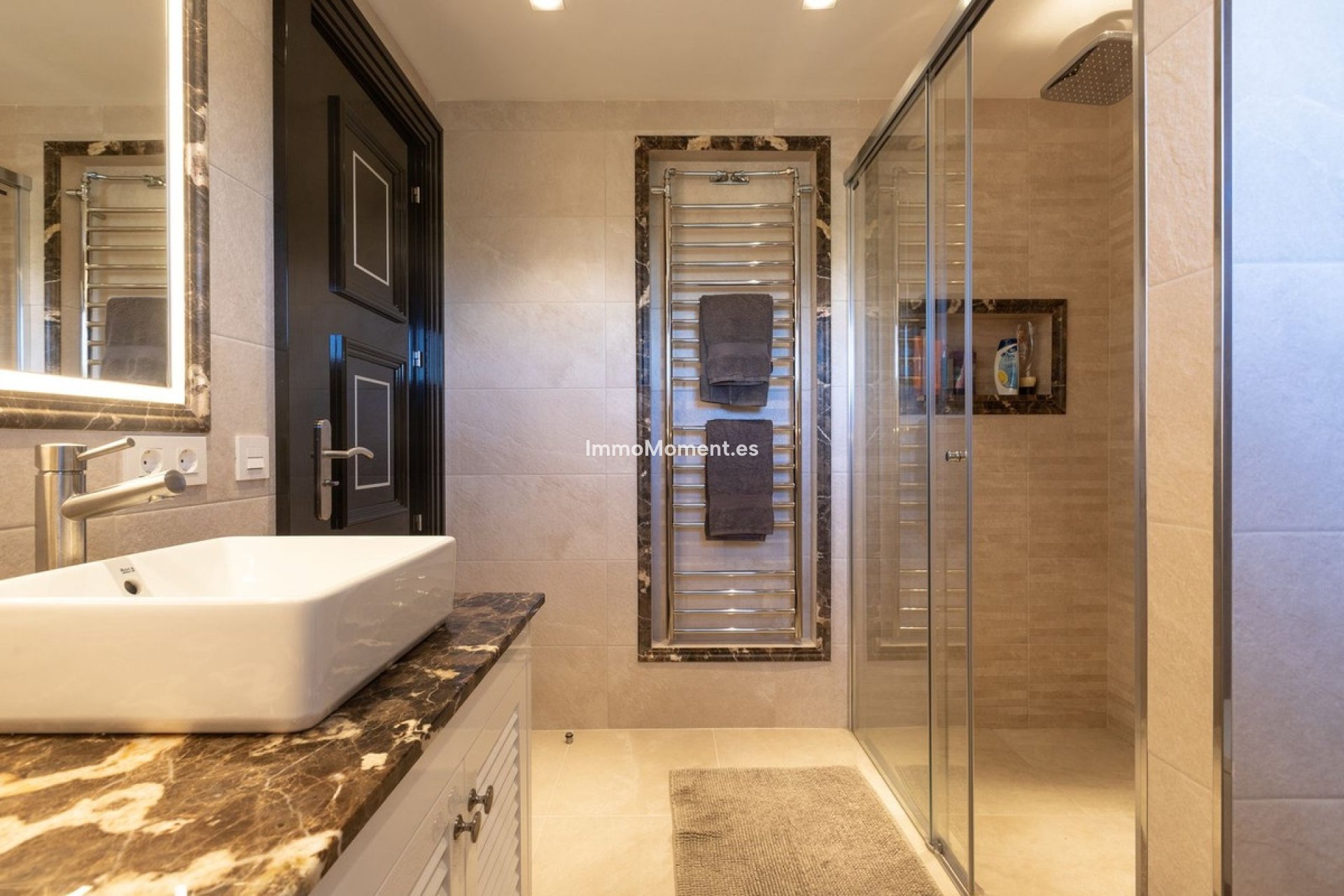 Resale - Detached villa - Marbella - Elviria