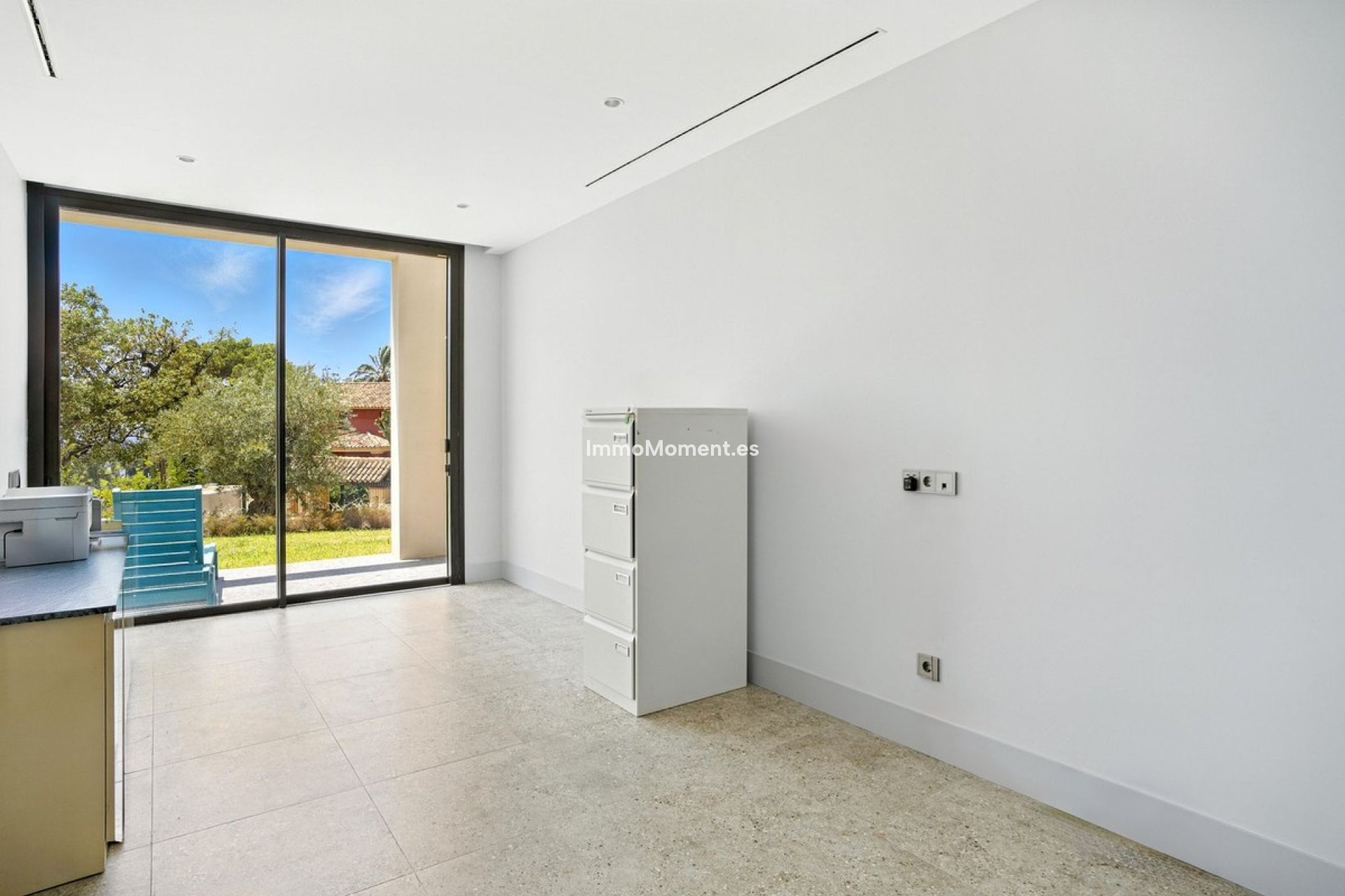 Resale - Detached villa - Marbella - Elviria