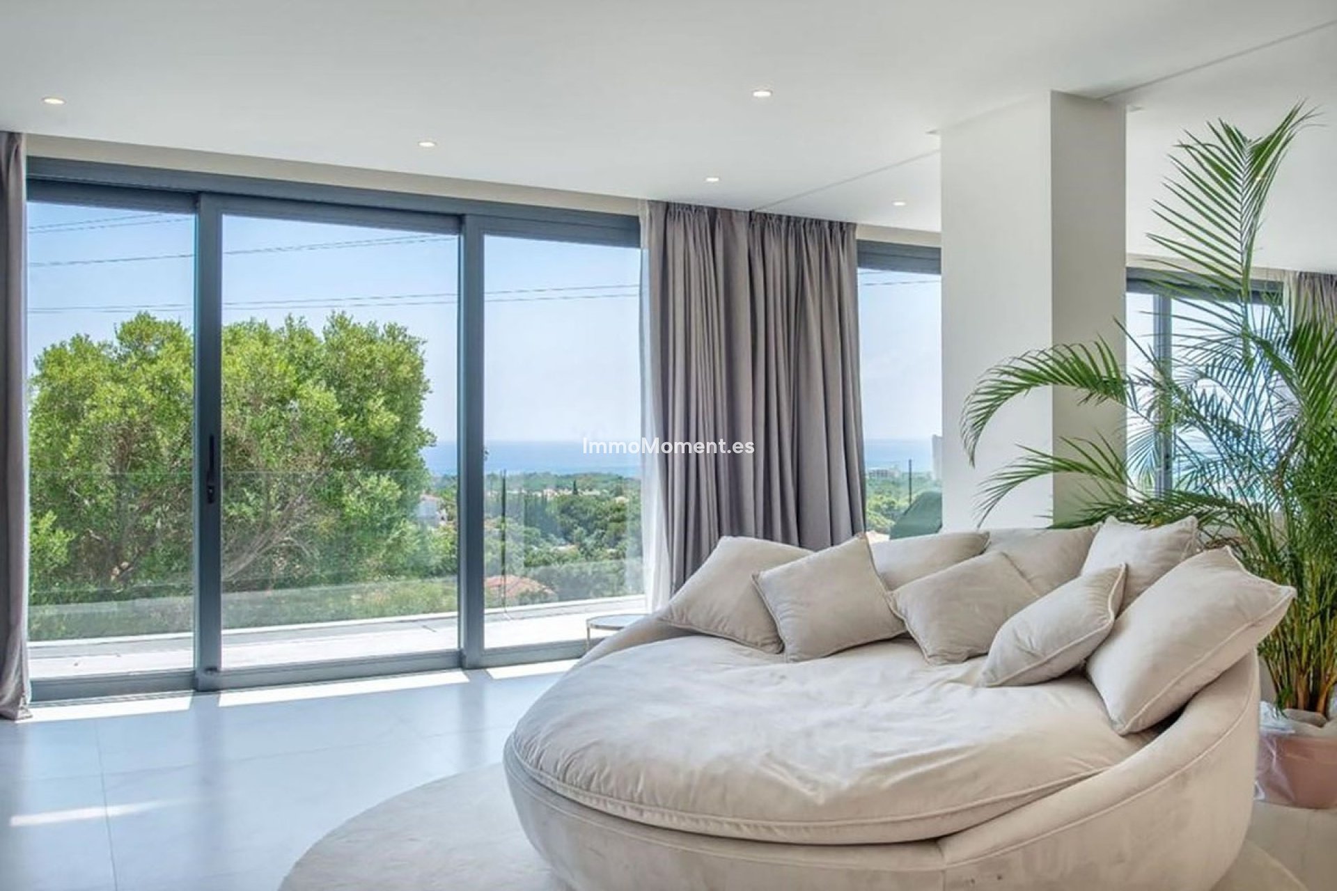Resale - Detached villa - Marbella - Elviria