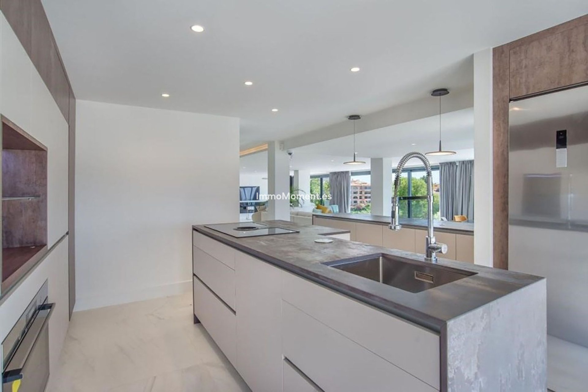 Resale - Detached villa - Marbella - Elviria