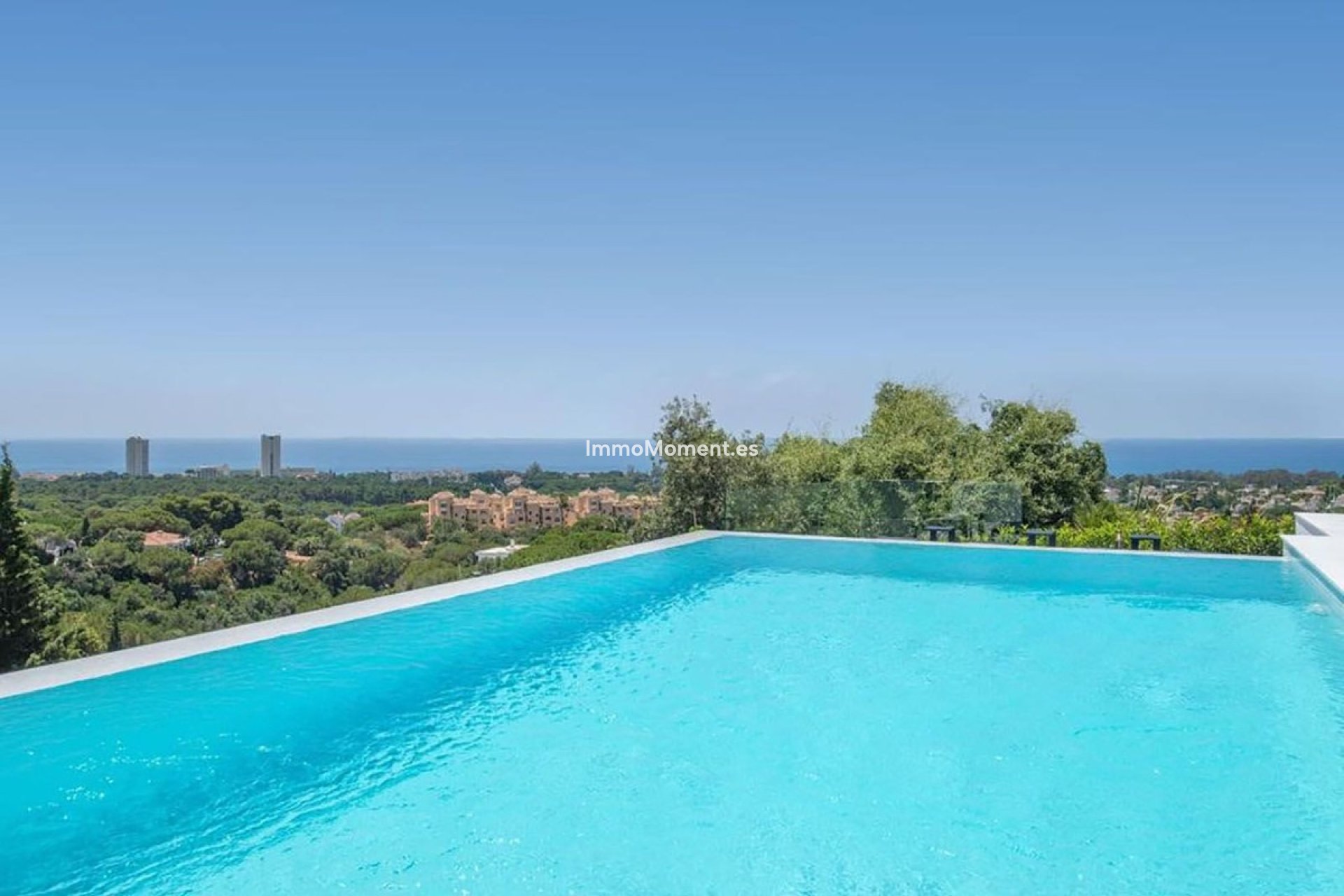 Resale - Detached villa - Marbella - Elviria
