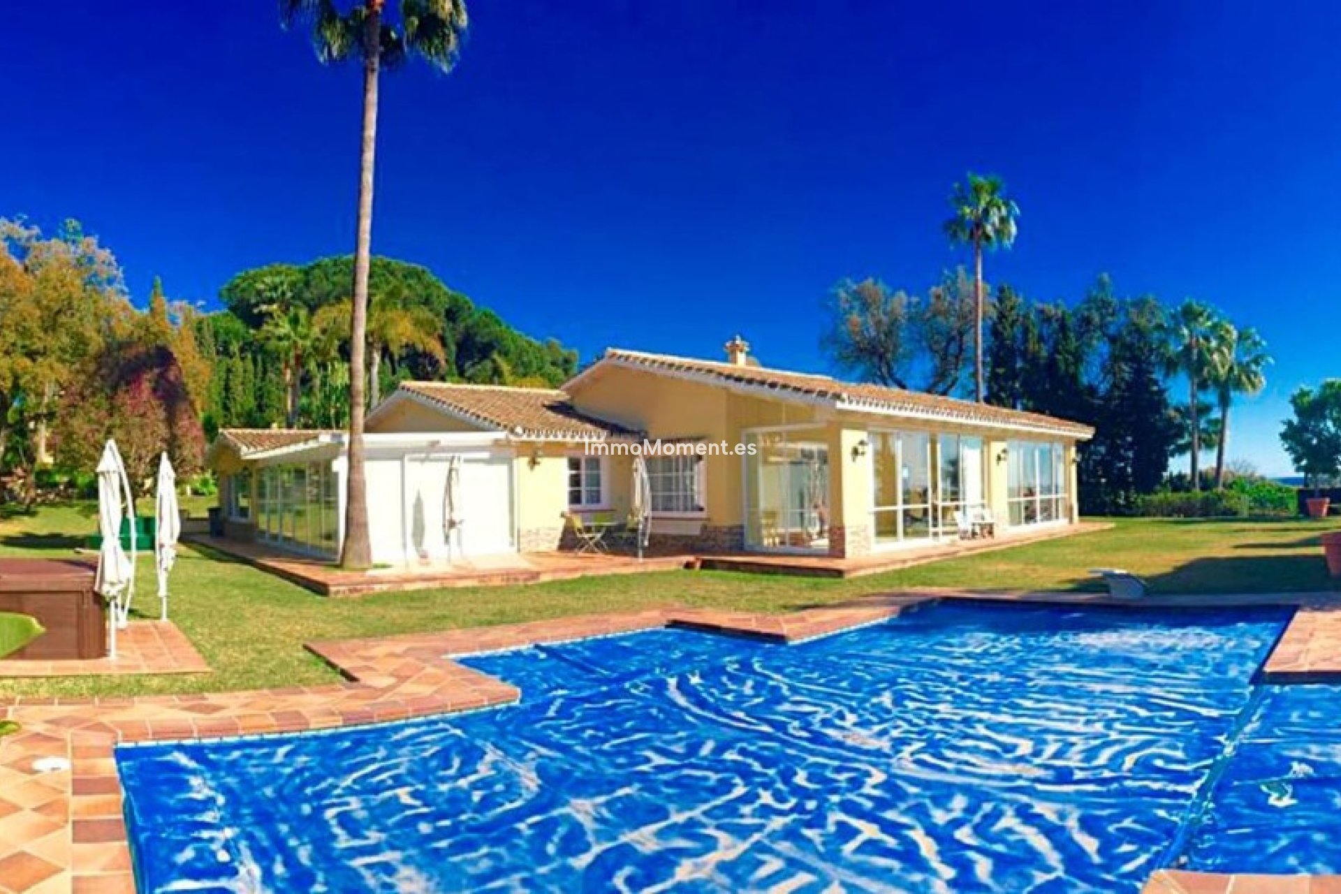 Resale - Detached villa - Marbella - Elviria