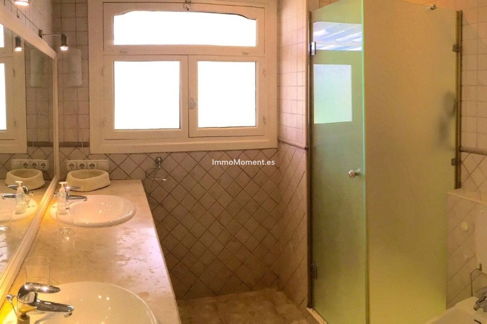 Resale - Detached villa - Marbella - Elviria