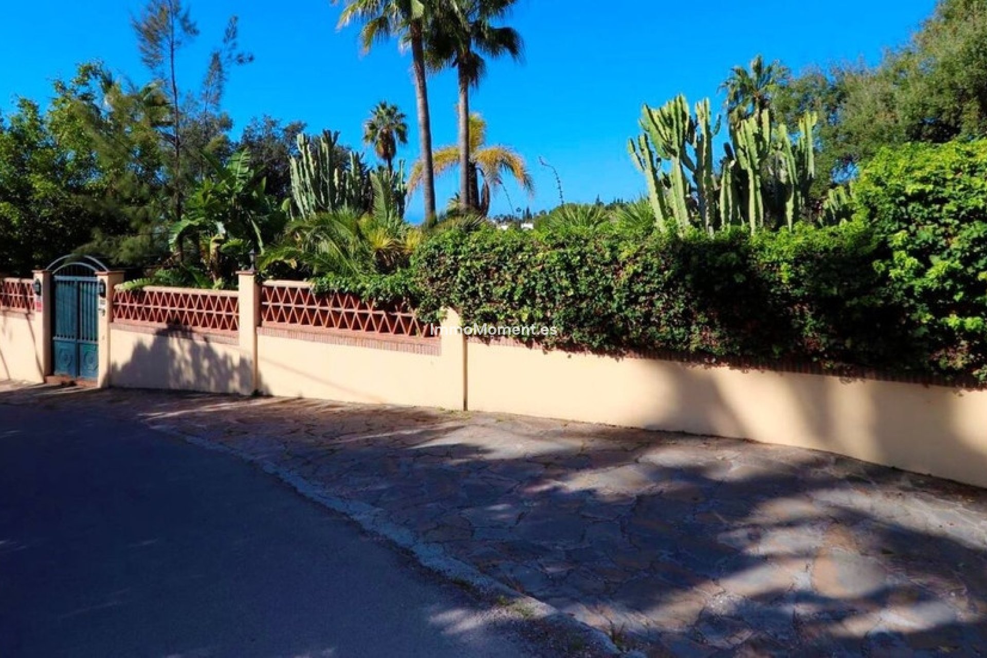 Resale - Detached villa - Marbella - Elviria