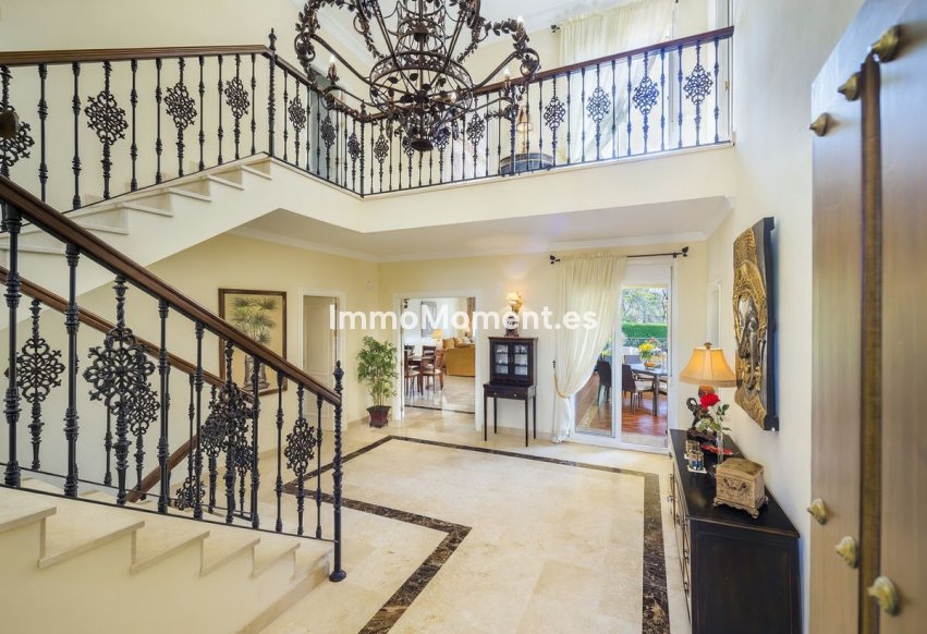 Resale - Detached villa - Marbella - Elviria