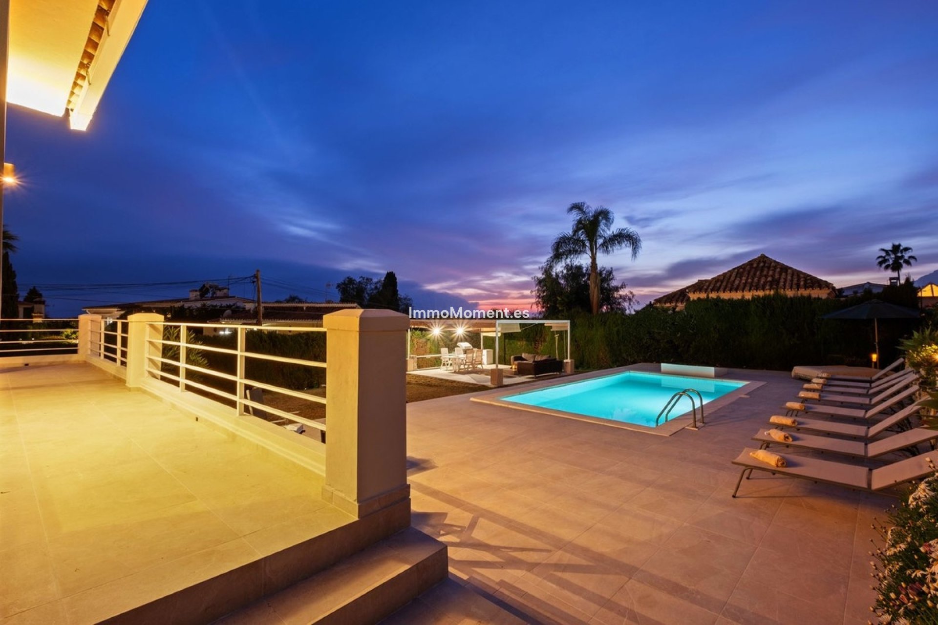 Resale - Detached villa - Marbella - Elviria