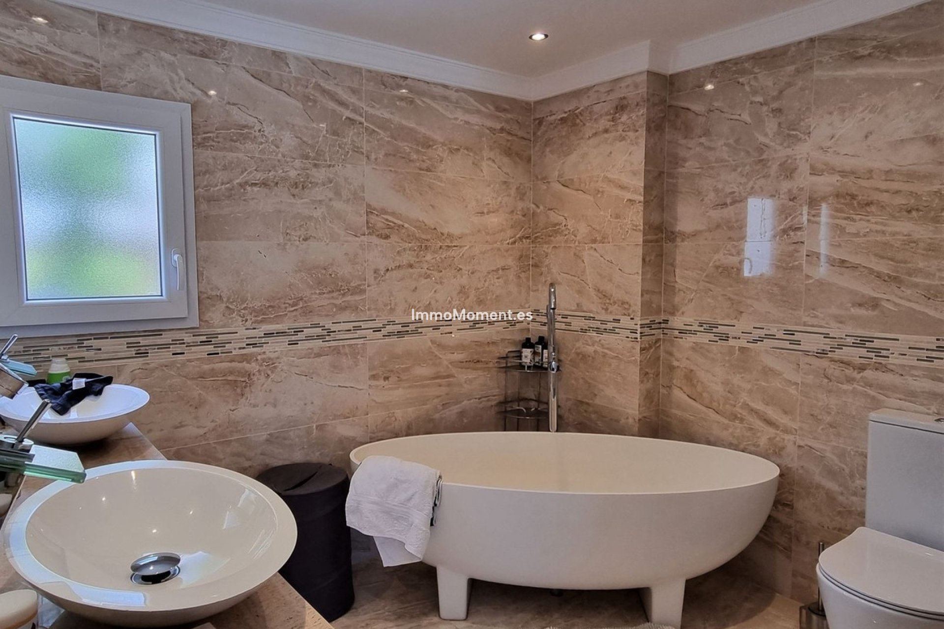 Resale - Detached villa - Marbella - Elviria