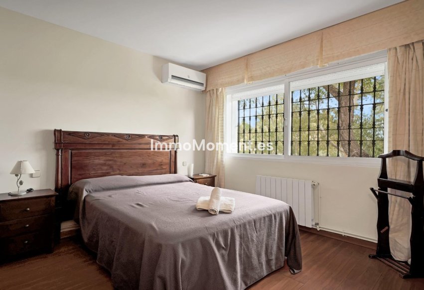 Resale - Detached villa - Marbella - Elviria