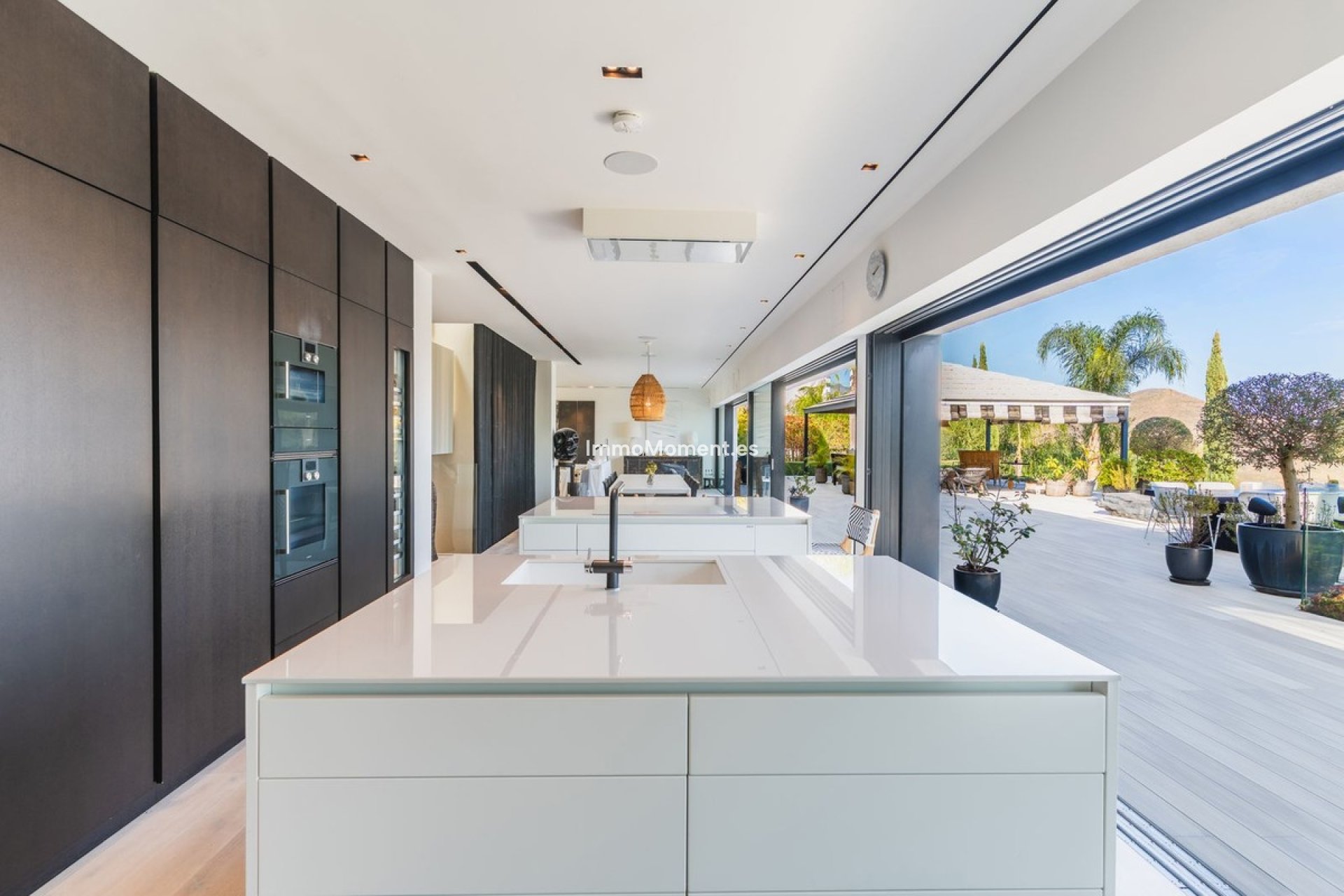 Resale - Detached villa - Marbella - Elviria