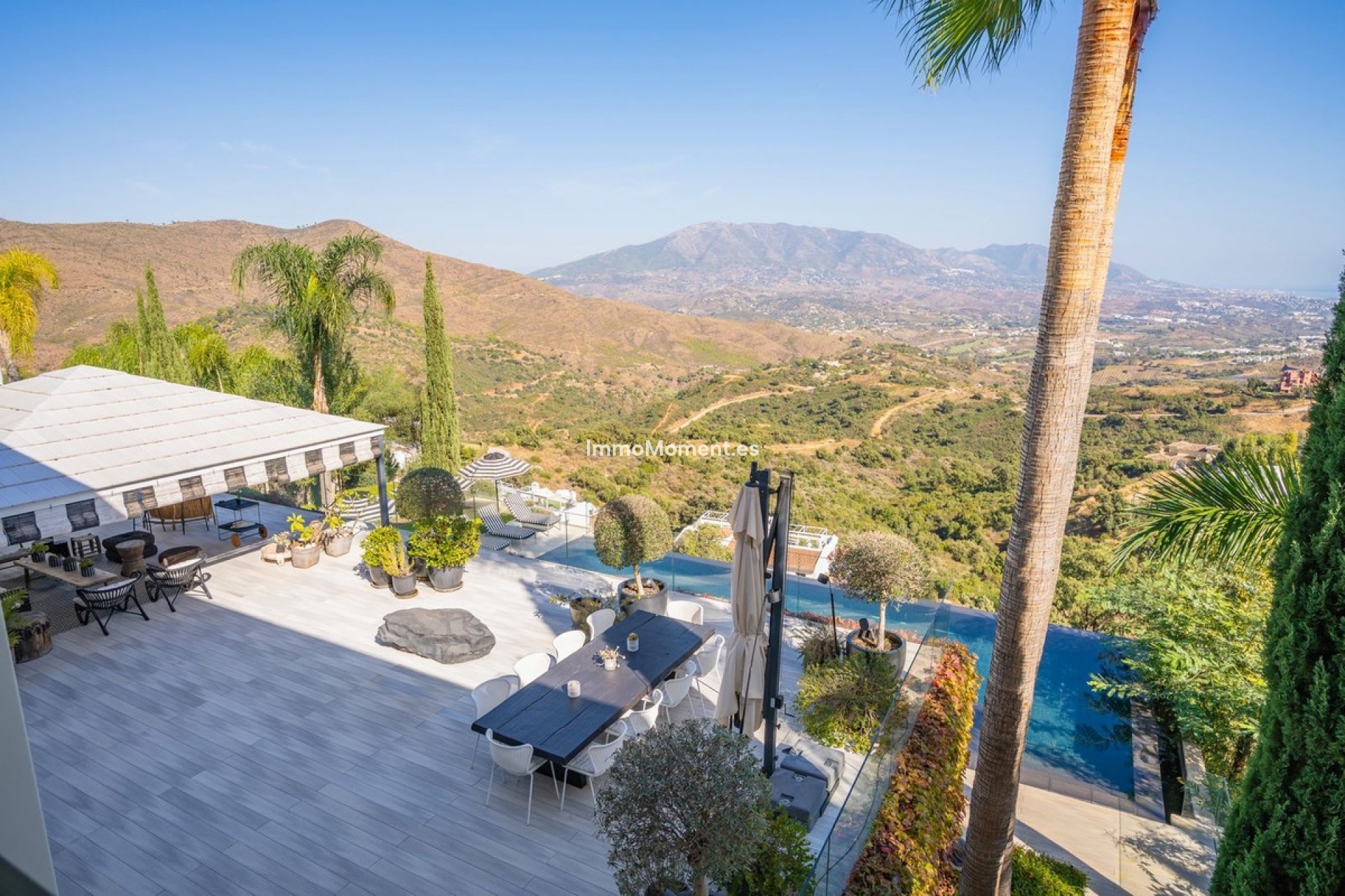 Resale - Detached villa - Marbella - Elviria