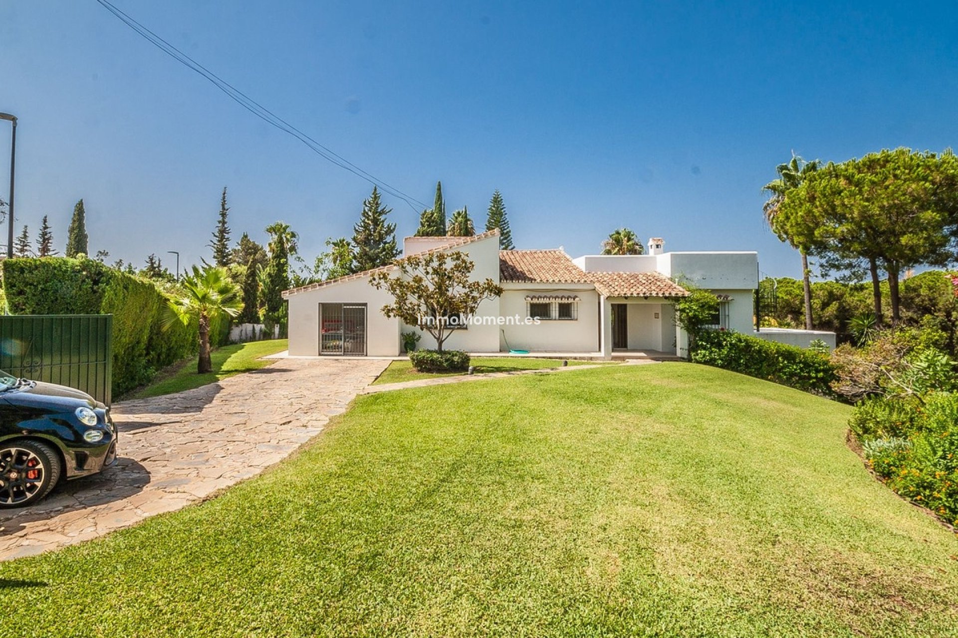 Resale - Detached villa - Marbella - Elviria