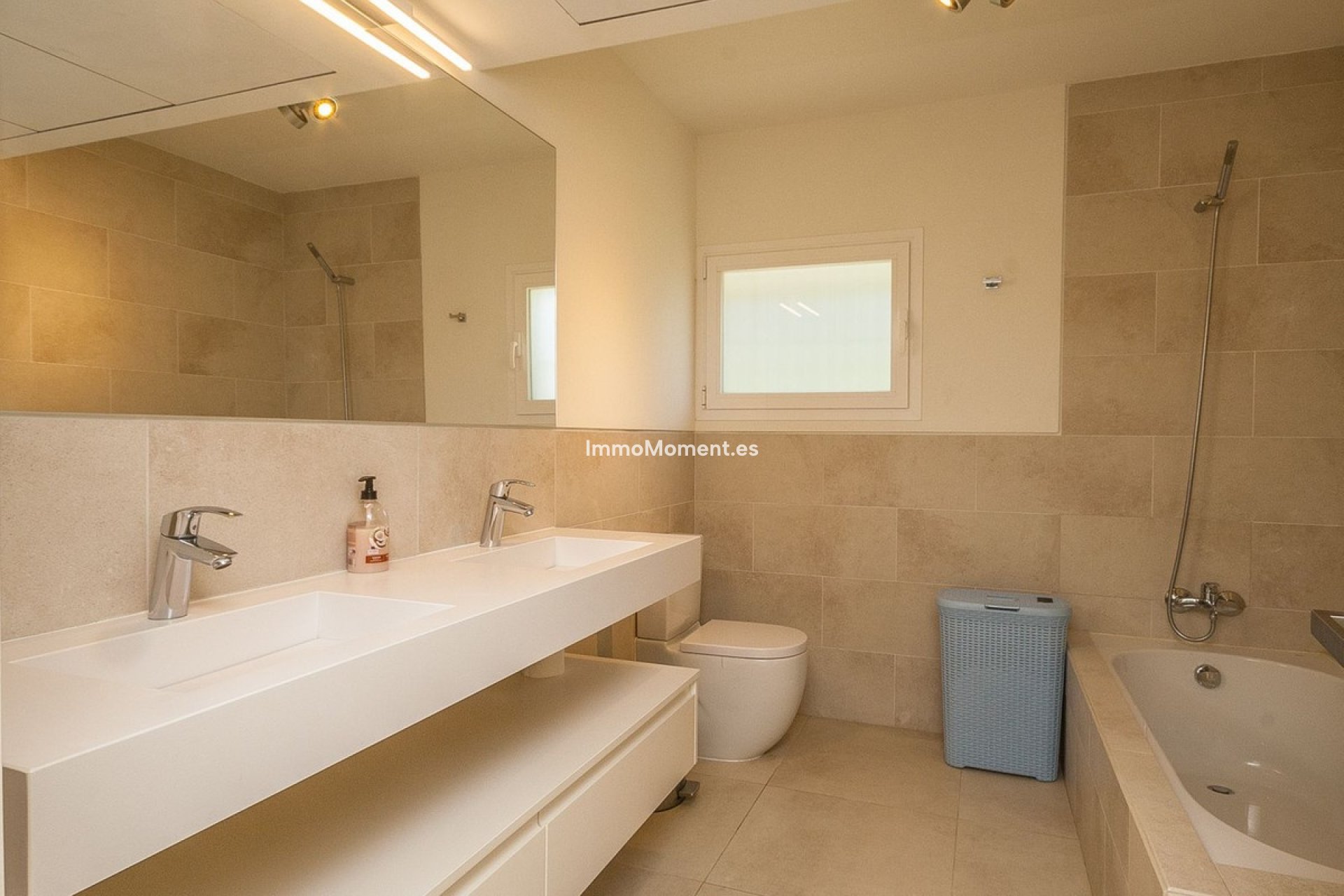 Resale - Detached villa - Marbella - Elviria