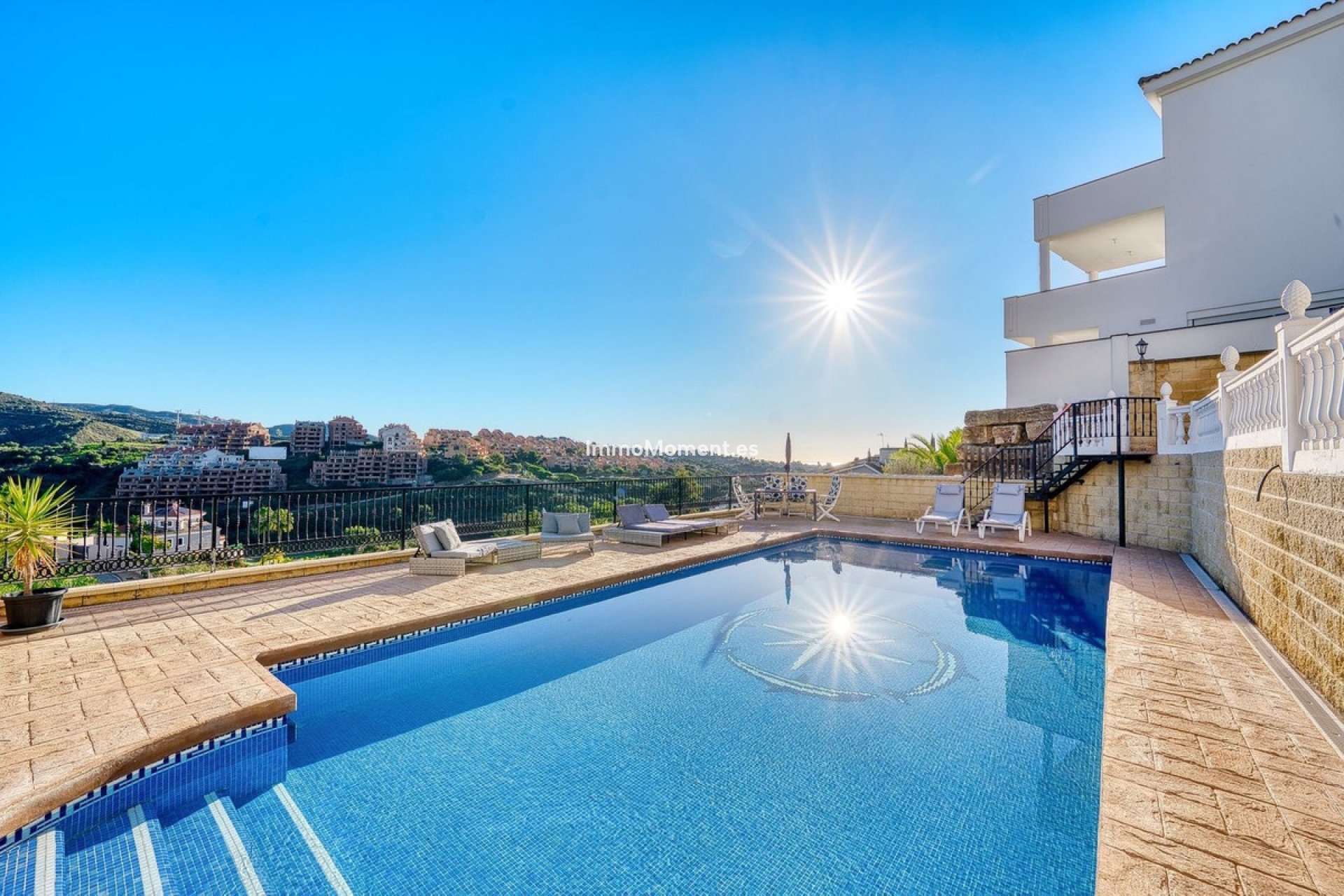 Resale - Detached villa - Marbella - Elviria