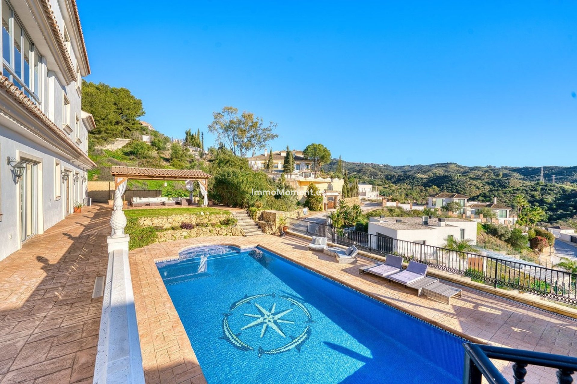 Resale - Detached villa - Marbella - Elviria