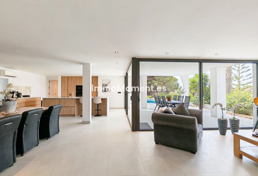 Resale - Detached villa - Marbella - Elviria