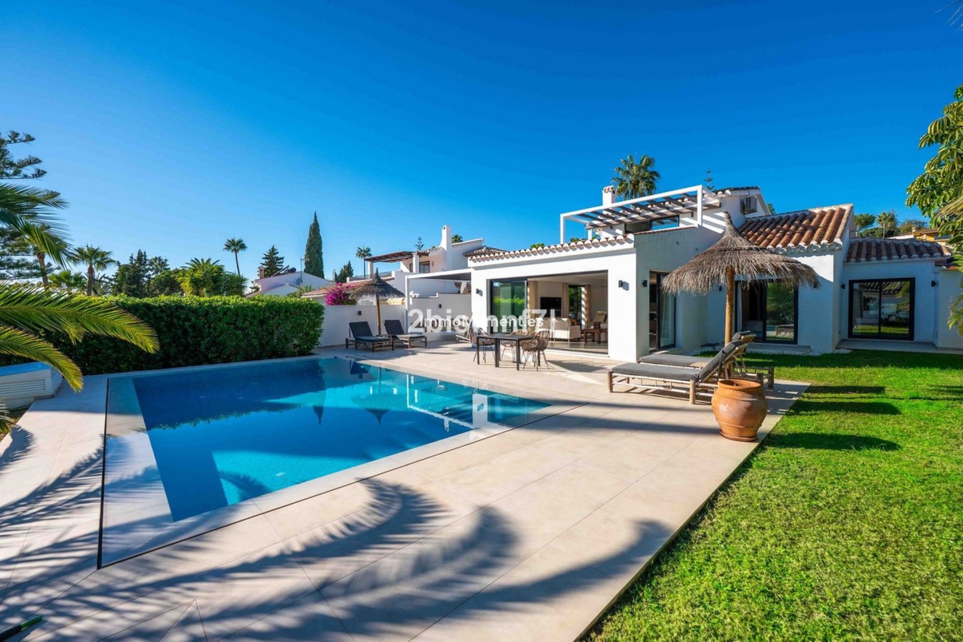 Resale - Detached villa - Marbella - Elviria
