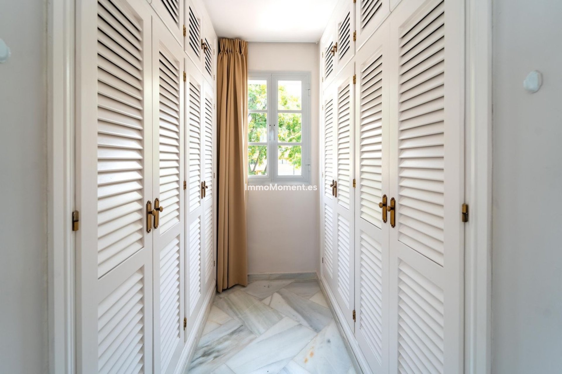 Resale - Detached villa - Marbella - Elviria