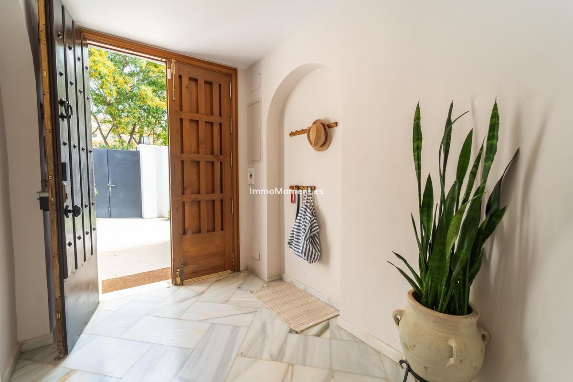 Resale - Detached villa - Marbella - Elviria