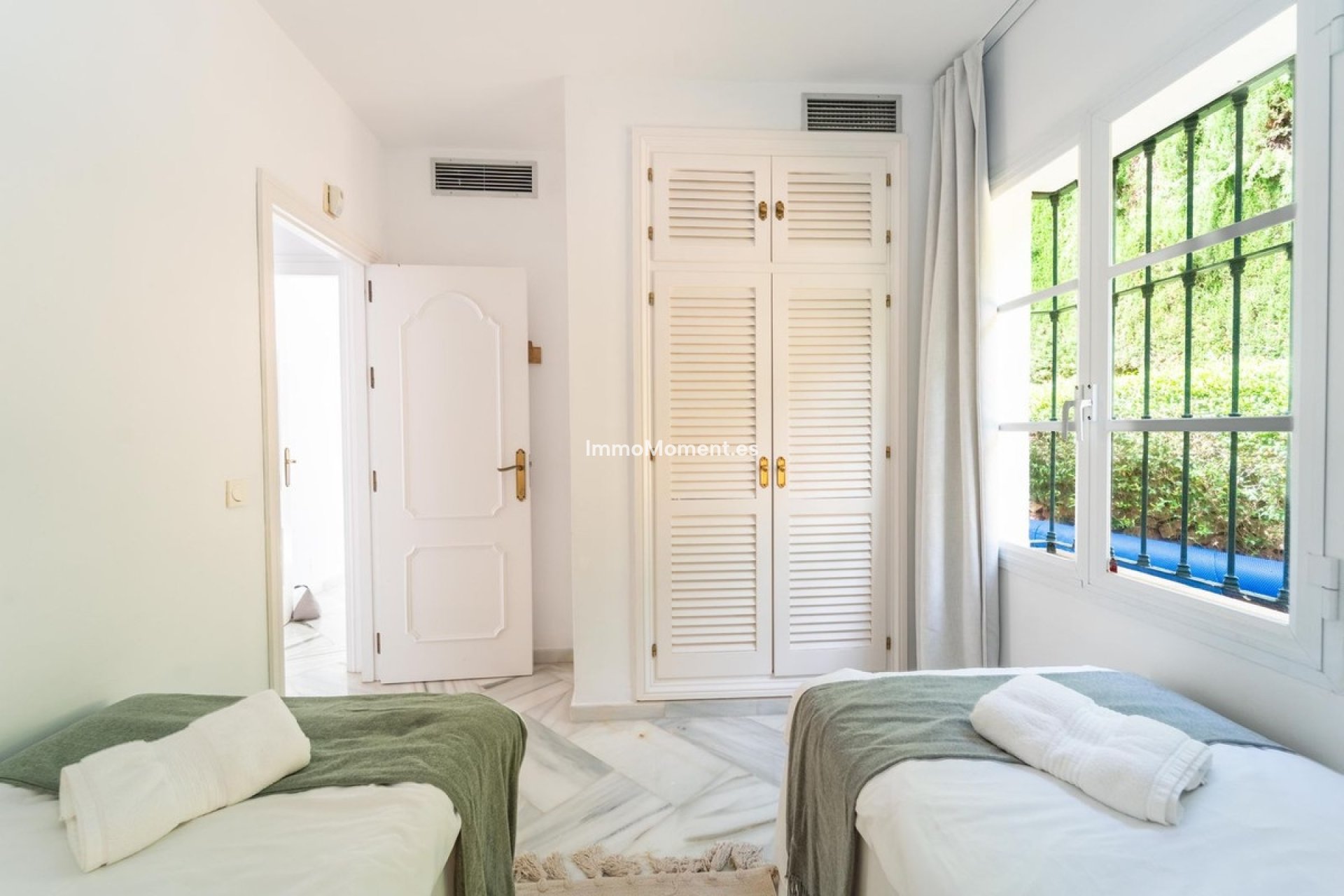 Resale - Detached villa - Marbella - Elviria