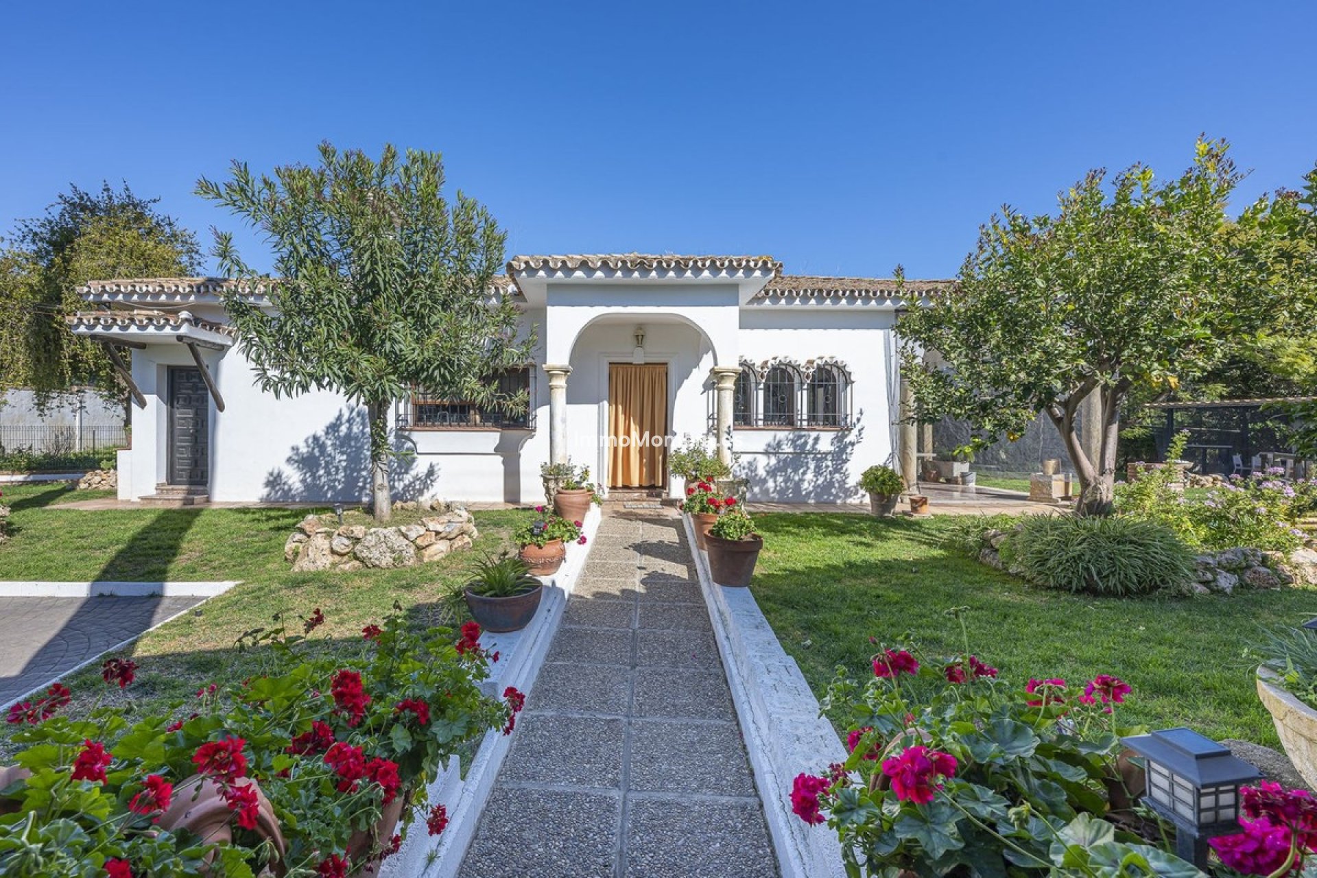 Resale - Detached villa - Marbella - Guadalmina Alta