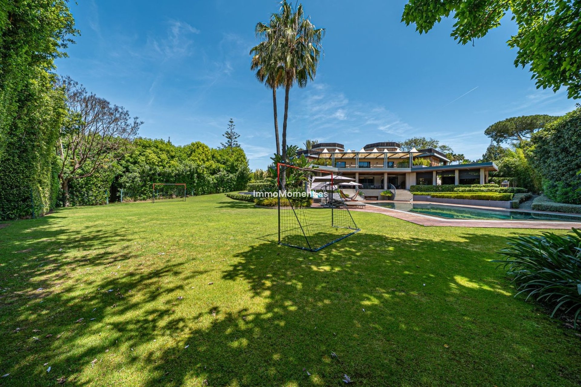 Resale - Detached villa - Marbella - Guadalmina Baja