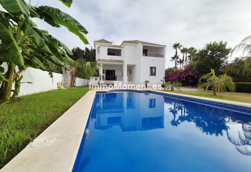 Resale - Detached villa - Marbella - Guadalmina Baja