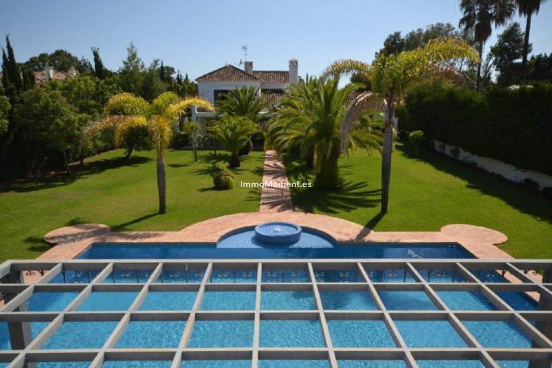 Resale - Detached villa - Marbella - Guadalmina Baja