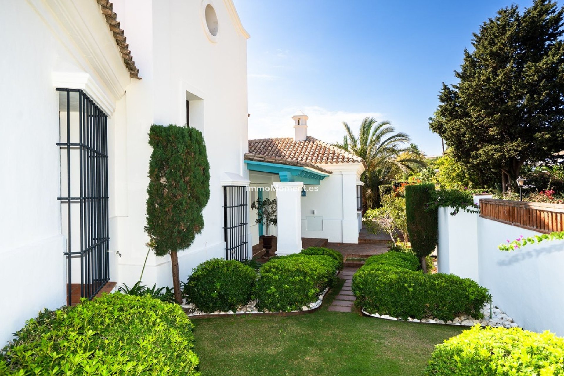 Resale - Detached villa - Marbella - Guadalmina Baja