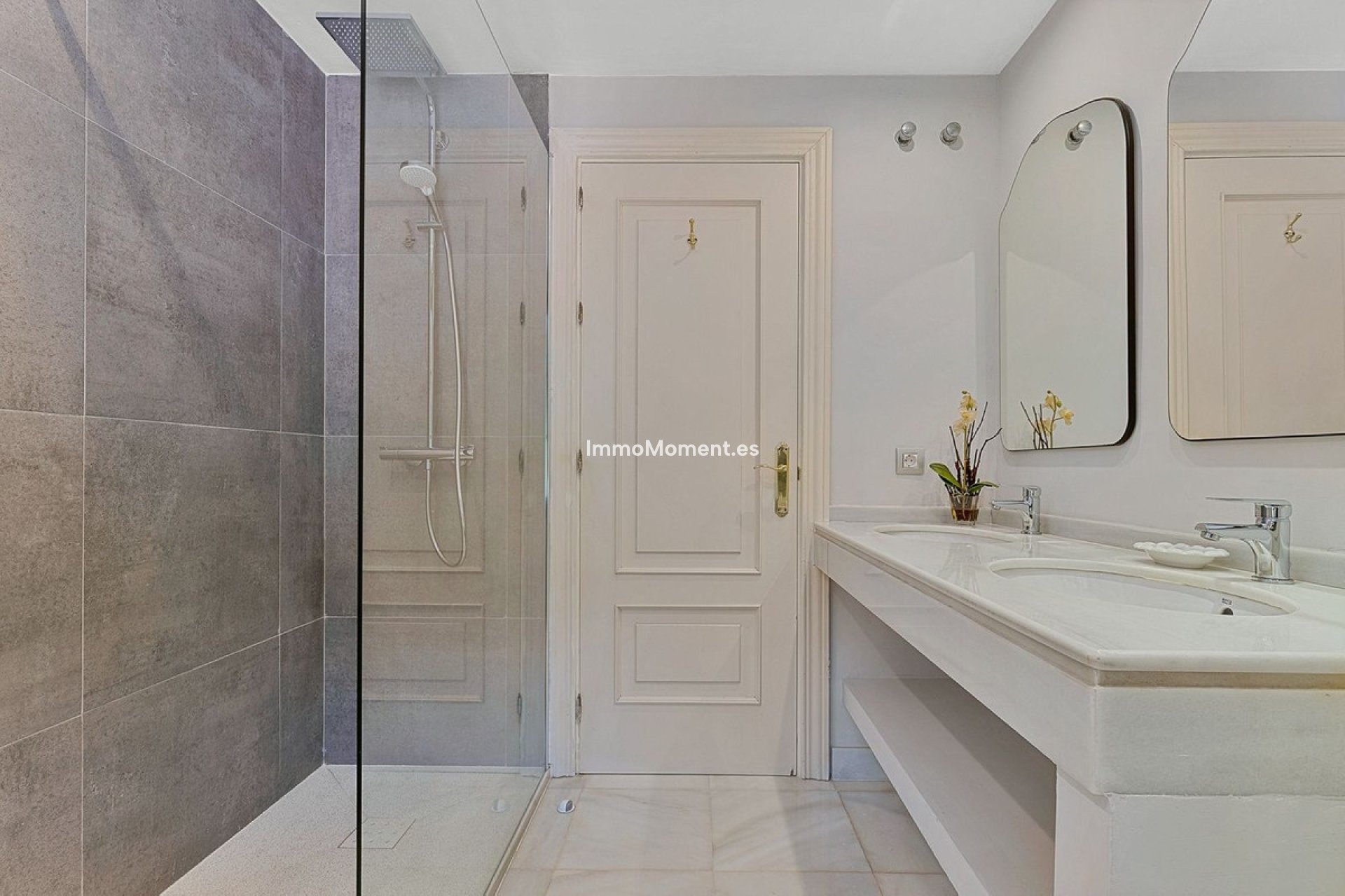 Resale - Detached villa - Marbella - Guadalmina Baja