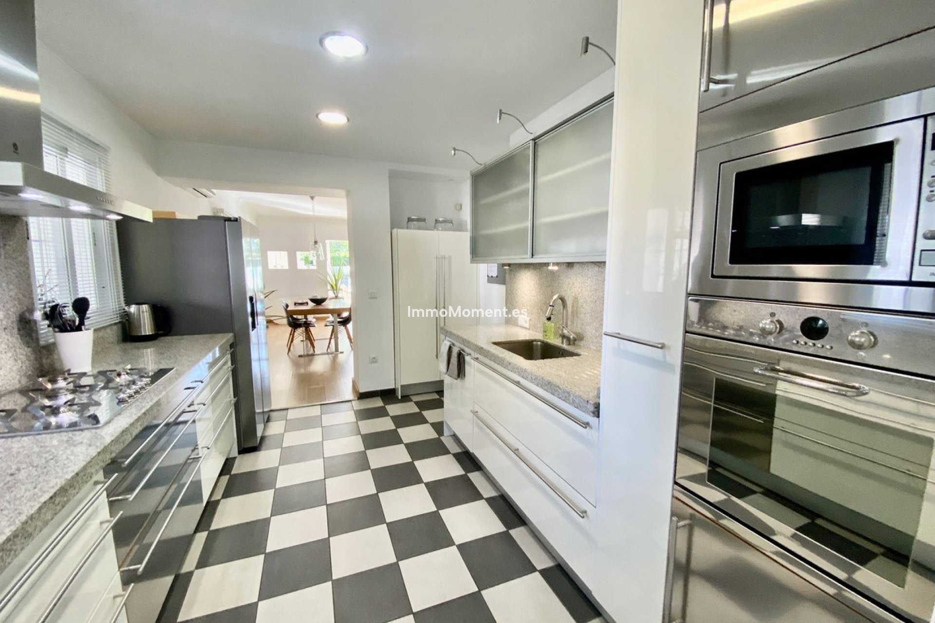 Resale - Detached villa - Marbella - Guadalmina Baja