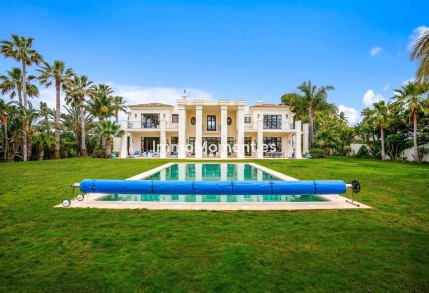 Resale - Detached villa - Marbella - Guadalmina Baja