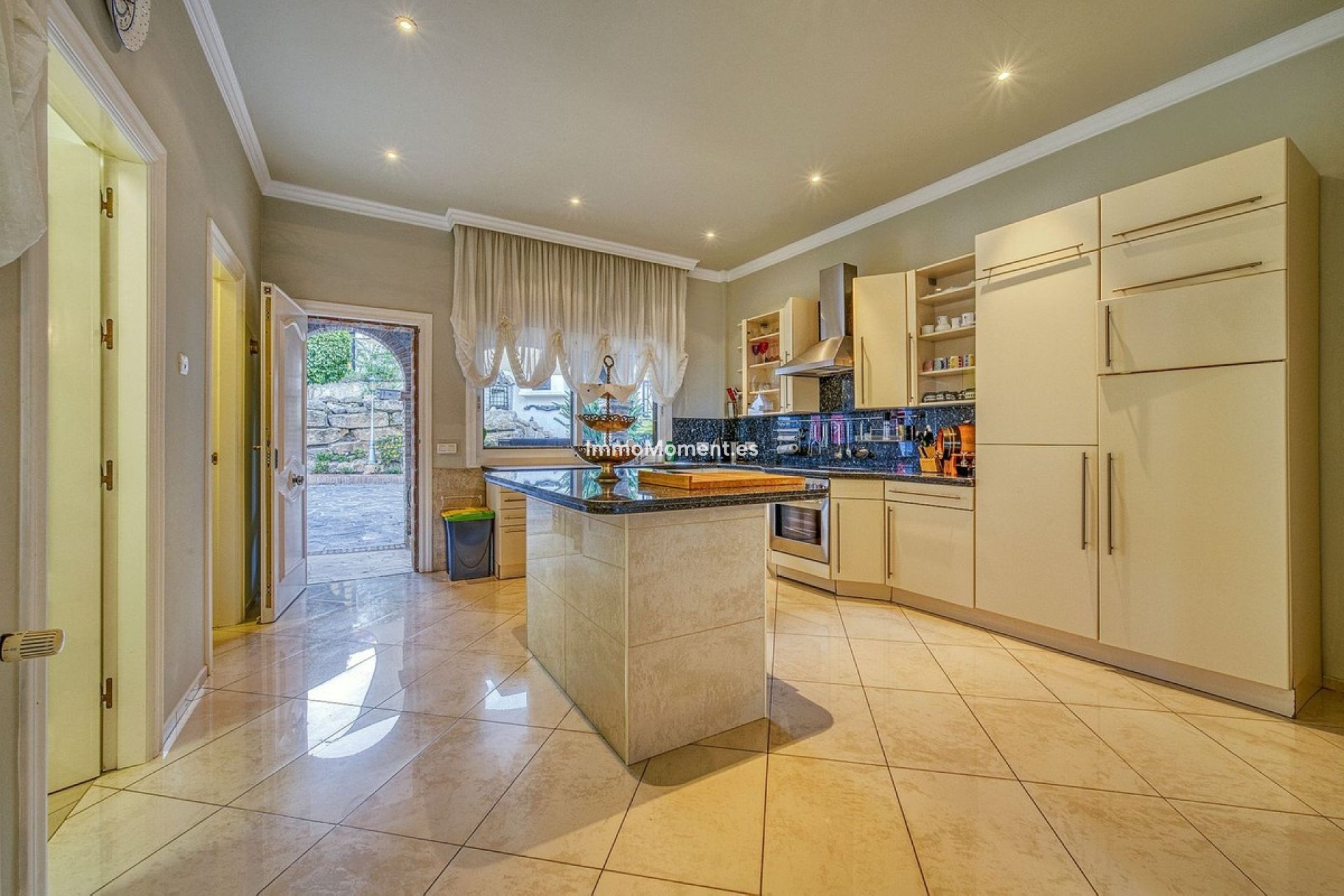 Resale - Detached villa - Marbella - Hacienda Las Chapas