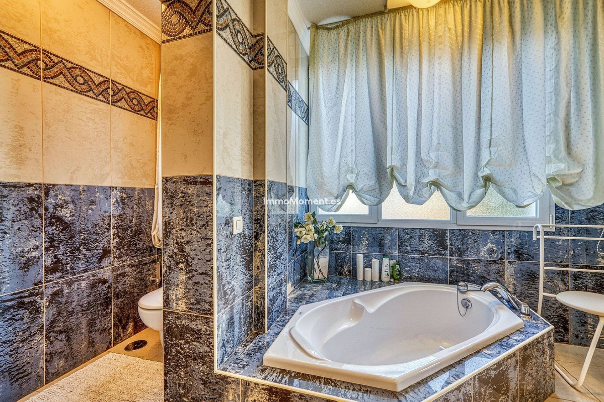 Resale - Detached villa - Marbella - Hacienda Las Chapas