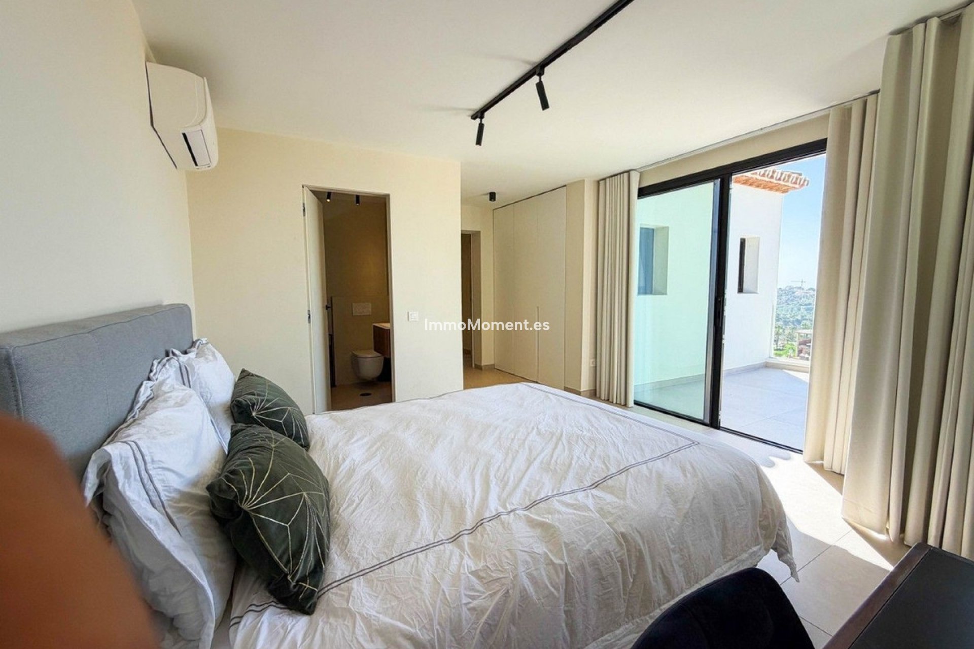 Resale - Detached villa - Marbella - Hacienda Las Chapas