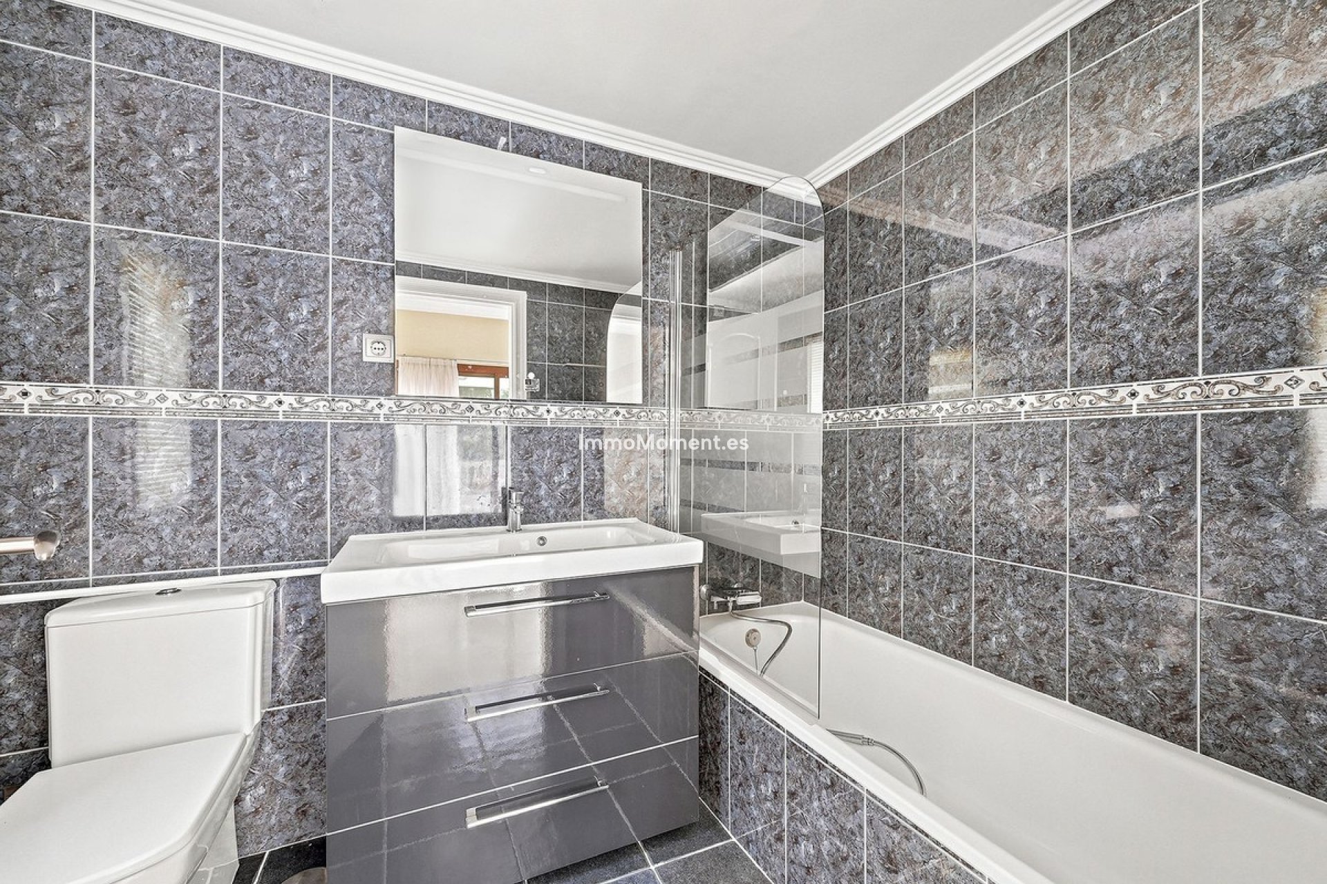Resale - Detached villa - Marbella - Hacienda Las Chapas