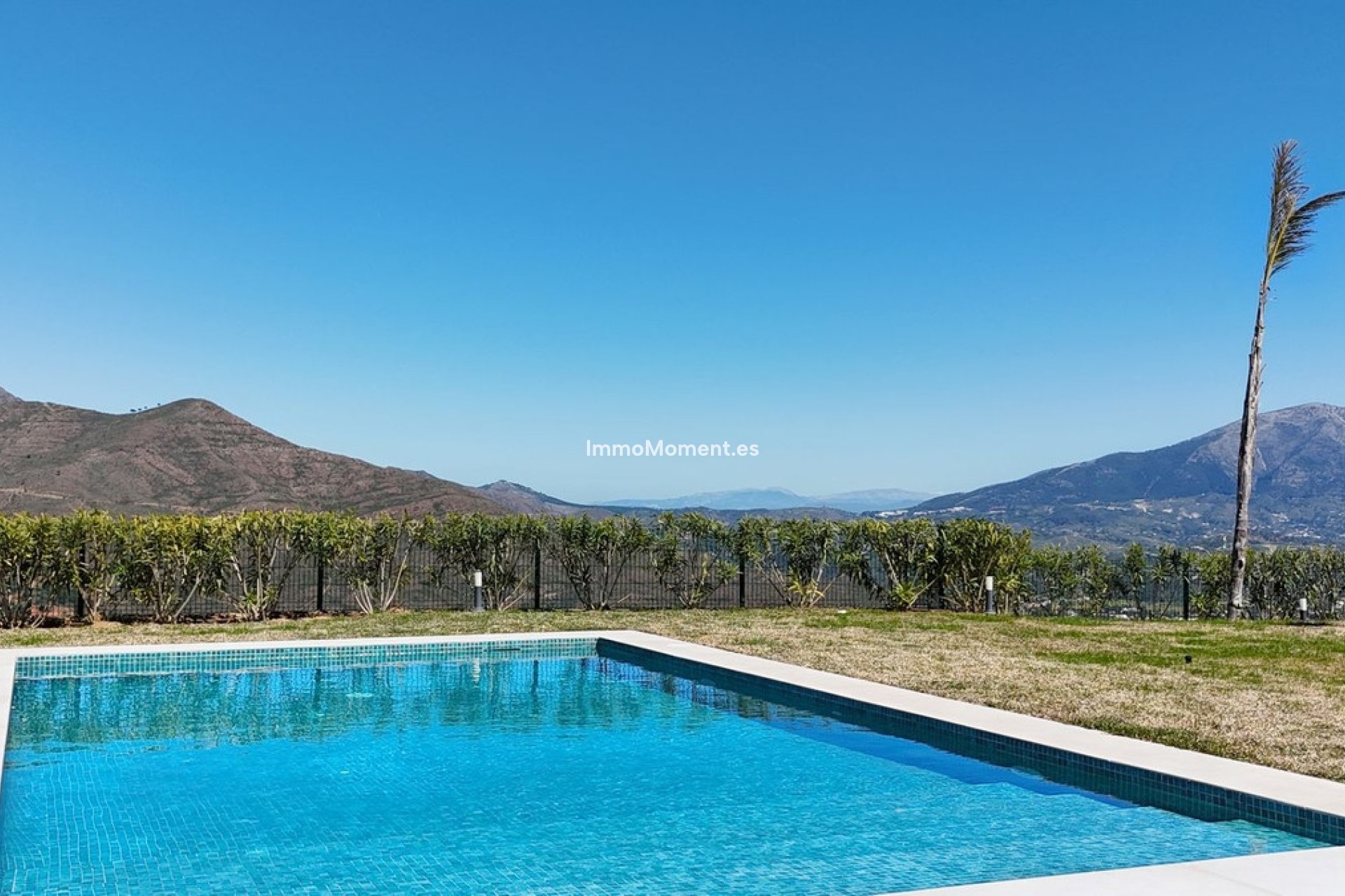 Resale - Detached villa - Marbella - La Mairena