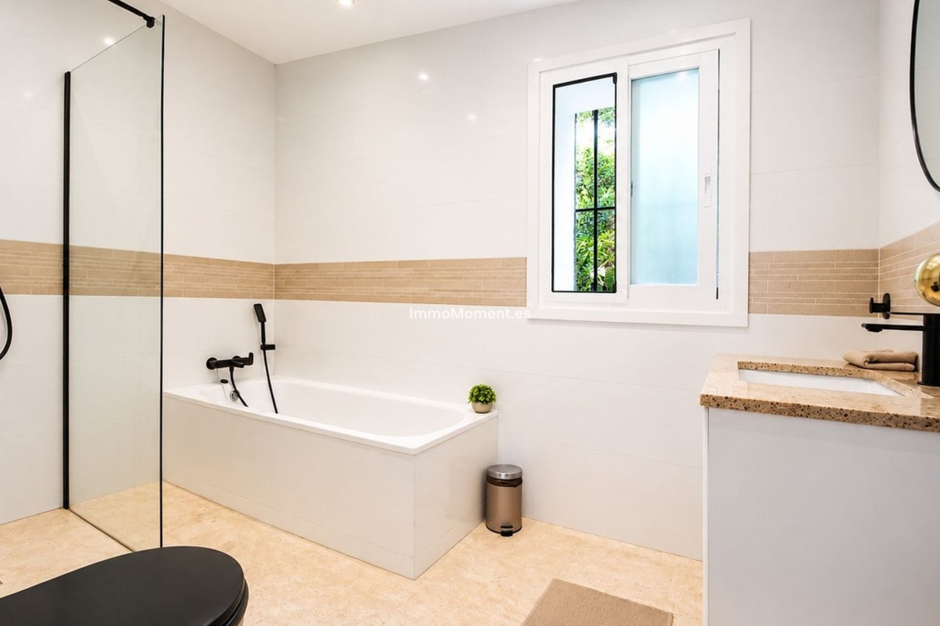 Resale - Detached villa - Marbella - Las Chapas