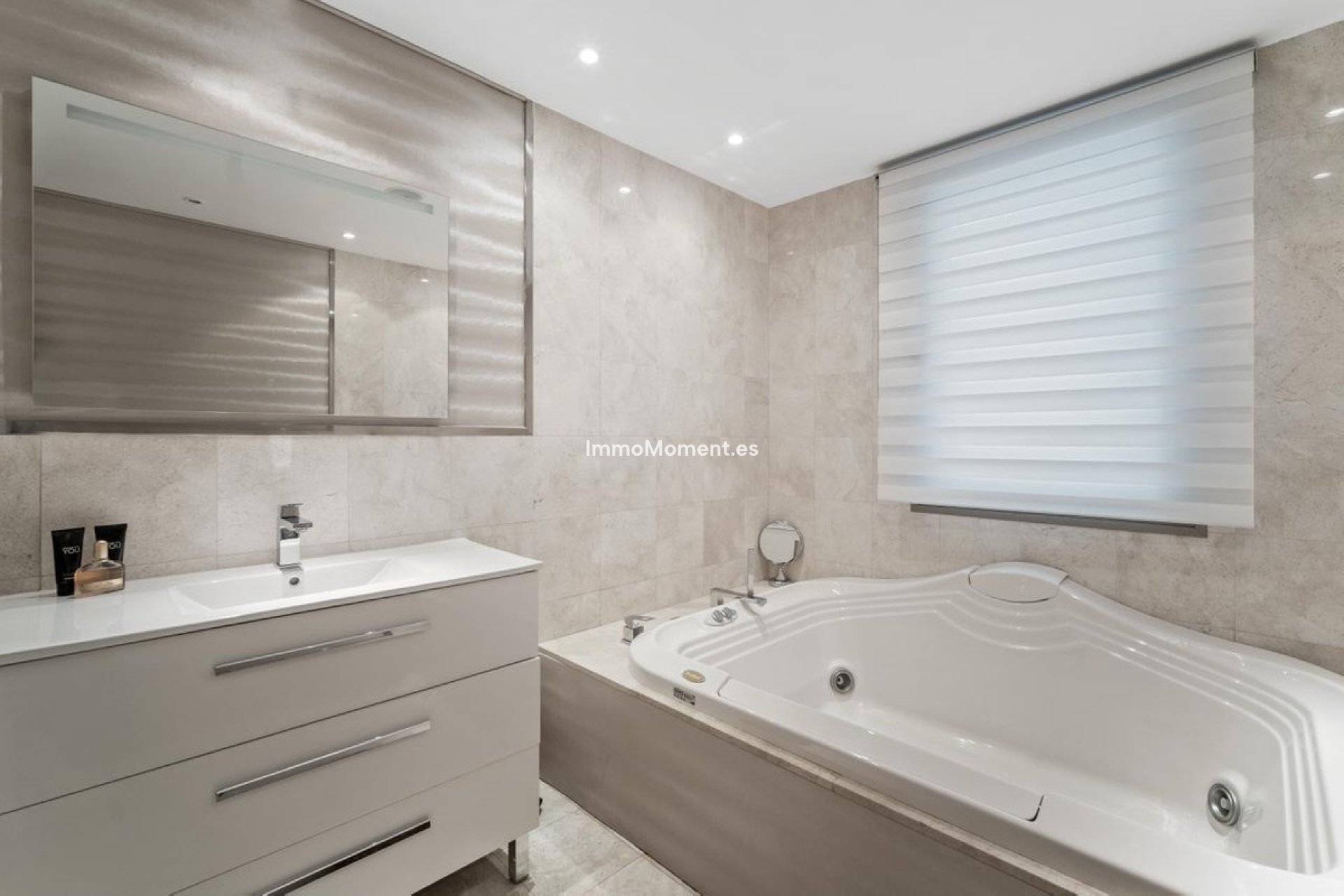 Resale - Detached villa - Marbella - Las Chapas