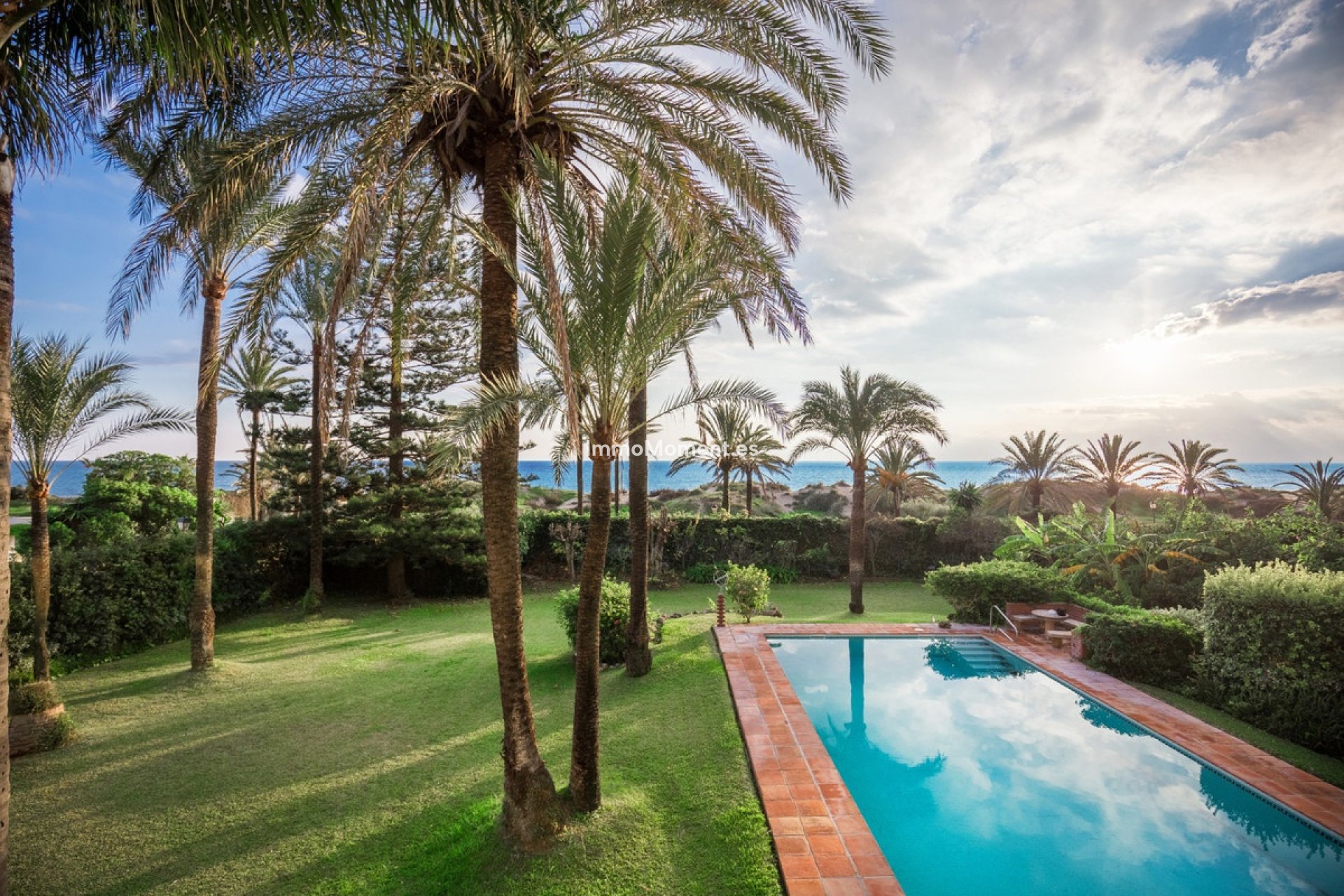 Resale - Detached villa - Marbella - Los Monteros