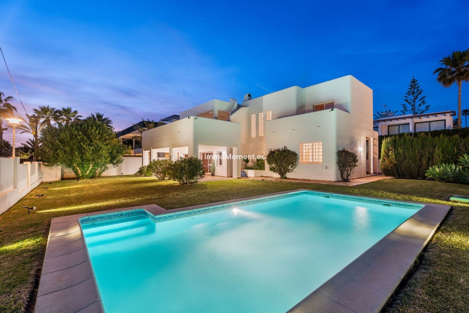 Resale - Detached villa - Marbella - Marbesa