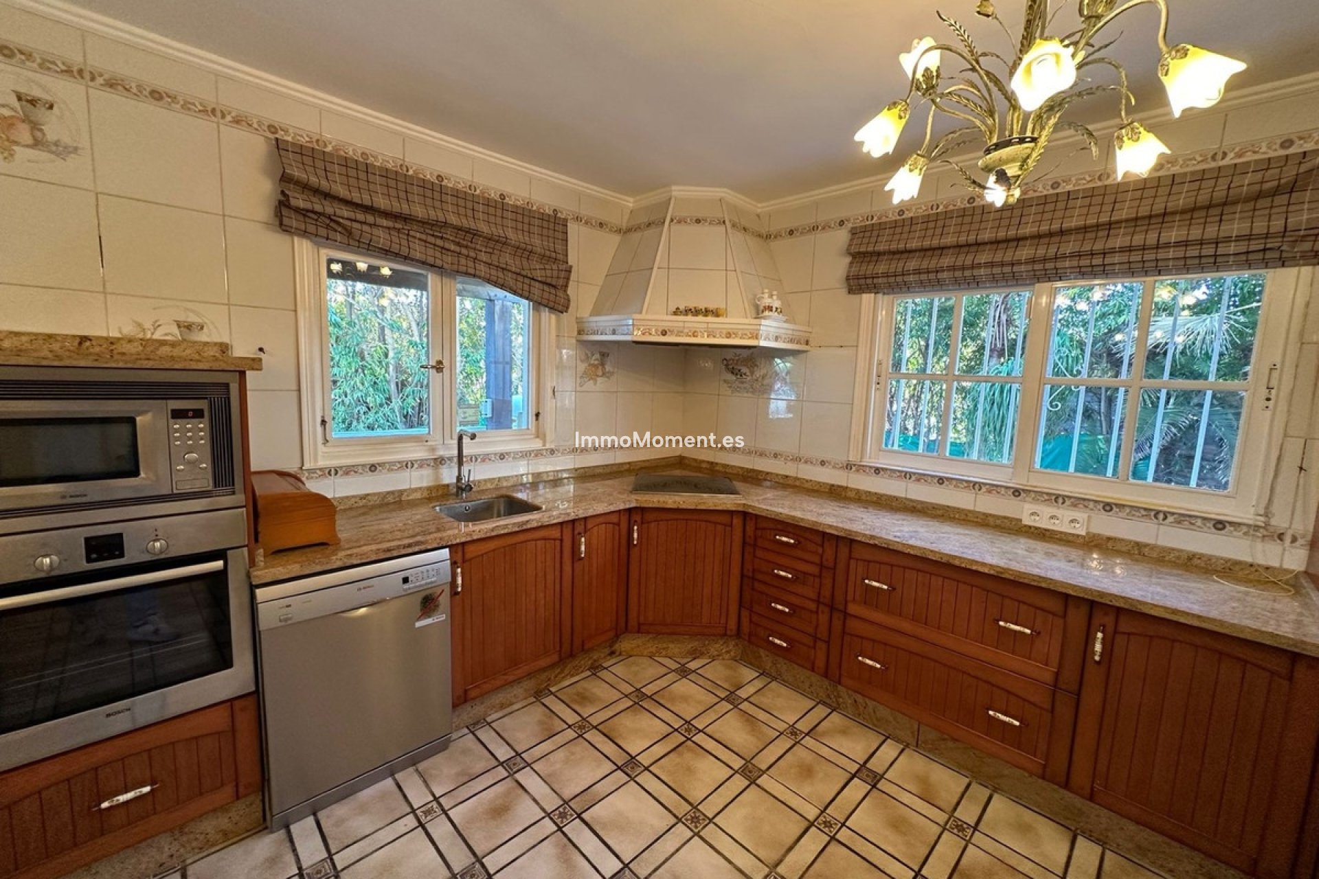 Resale - Detached villa - Marbella - Marbesa