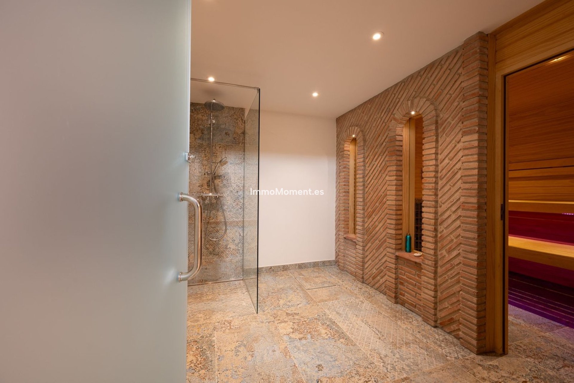 Resale - Detached villa - Marbella - Marbesa