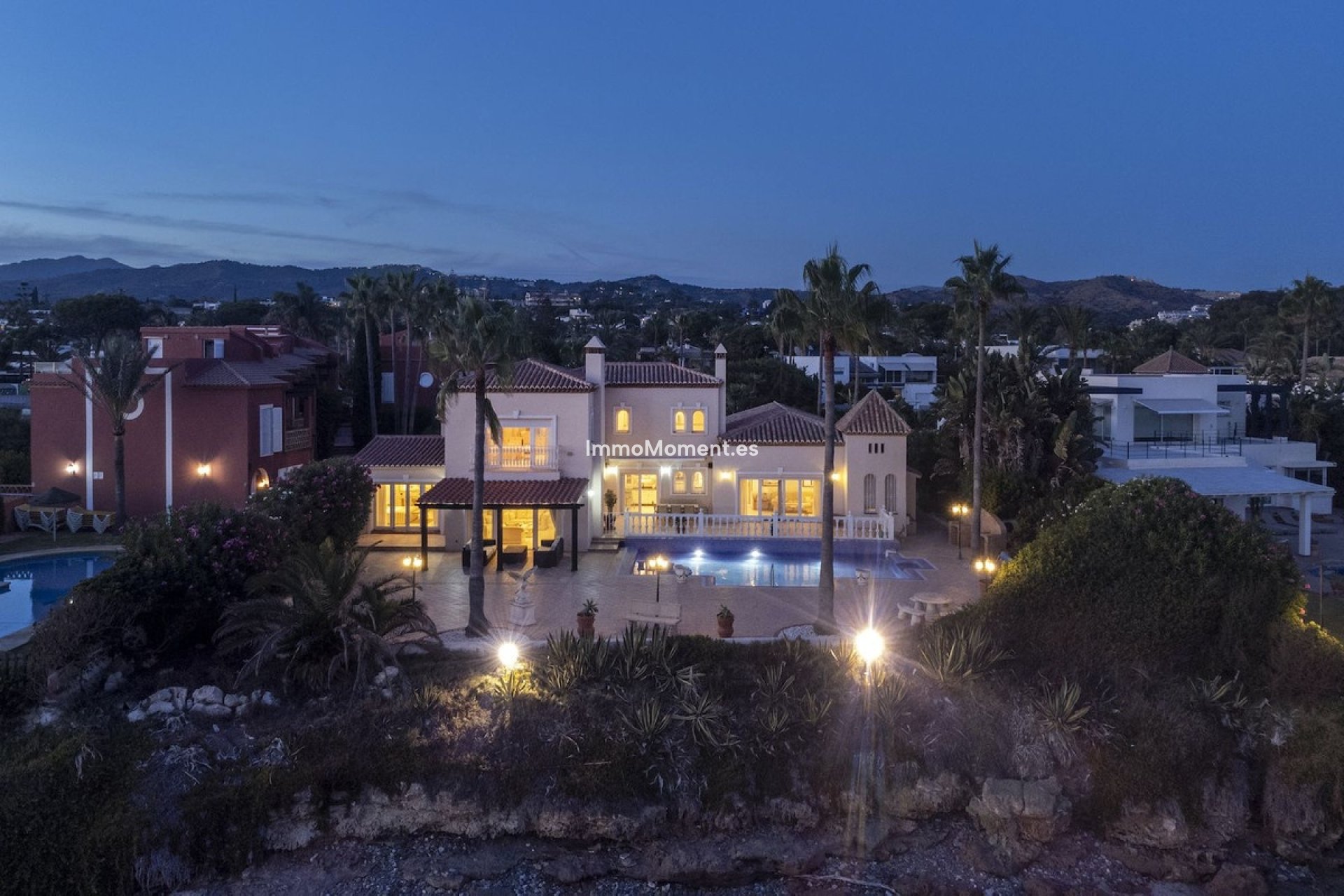 Resale - Detached villa - Marbella - Marbesa