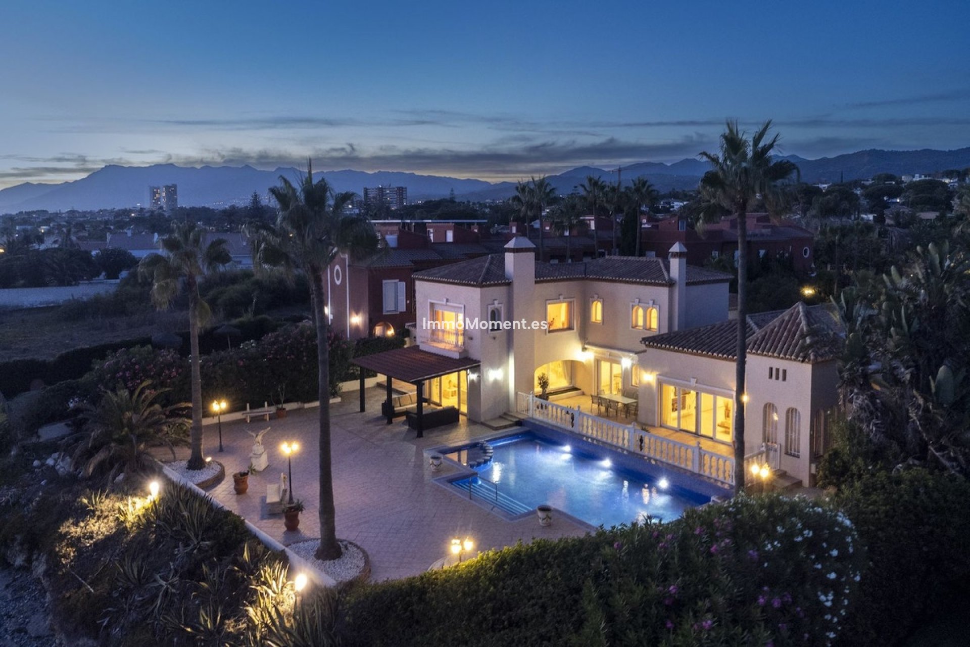 Resale - Detached villa - Marbella - Marbesa