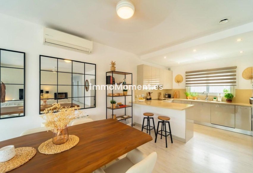 Resale - Detached villa - Marbella - Marbesa