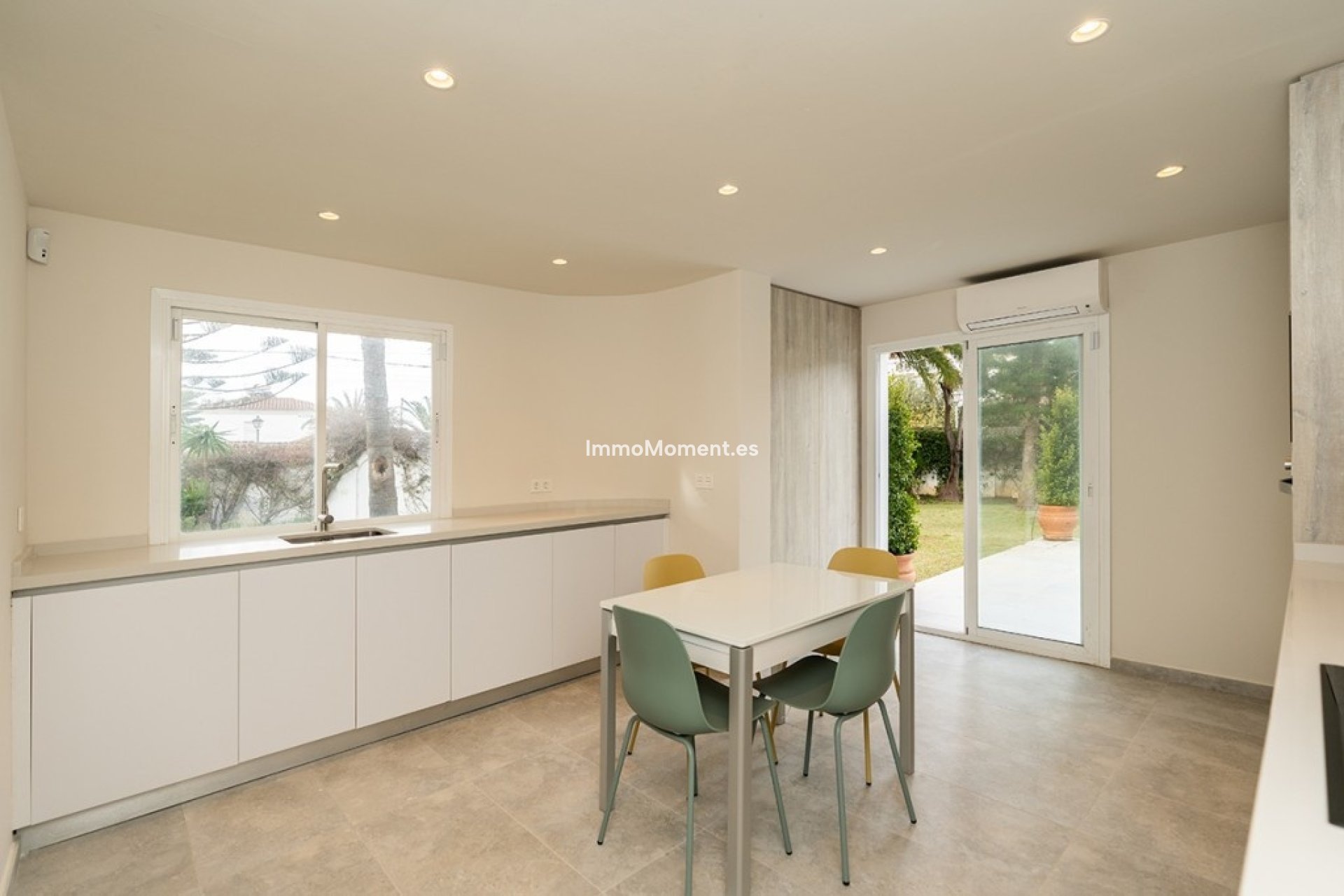 Resale - Detached villa - Marbella - Marbesa