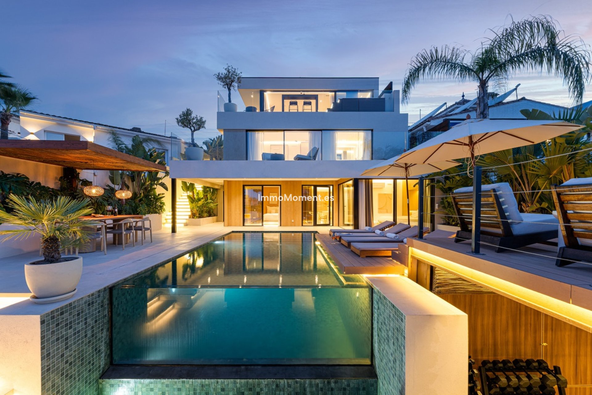 Resale - Detached villa - Marbella - Nueva Andalucía