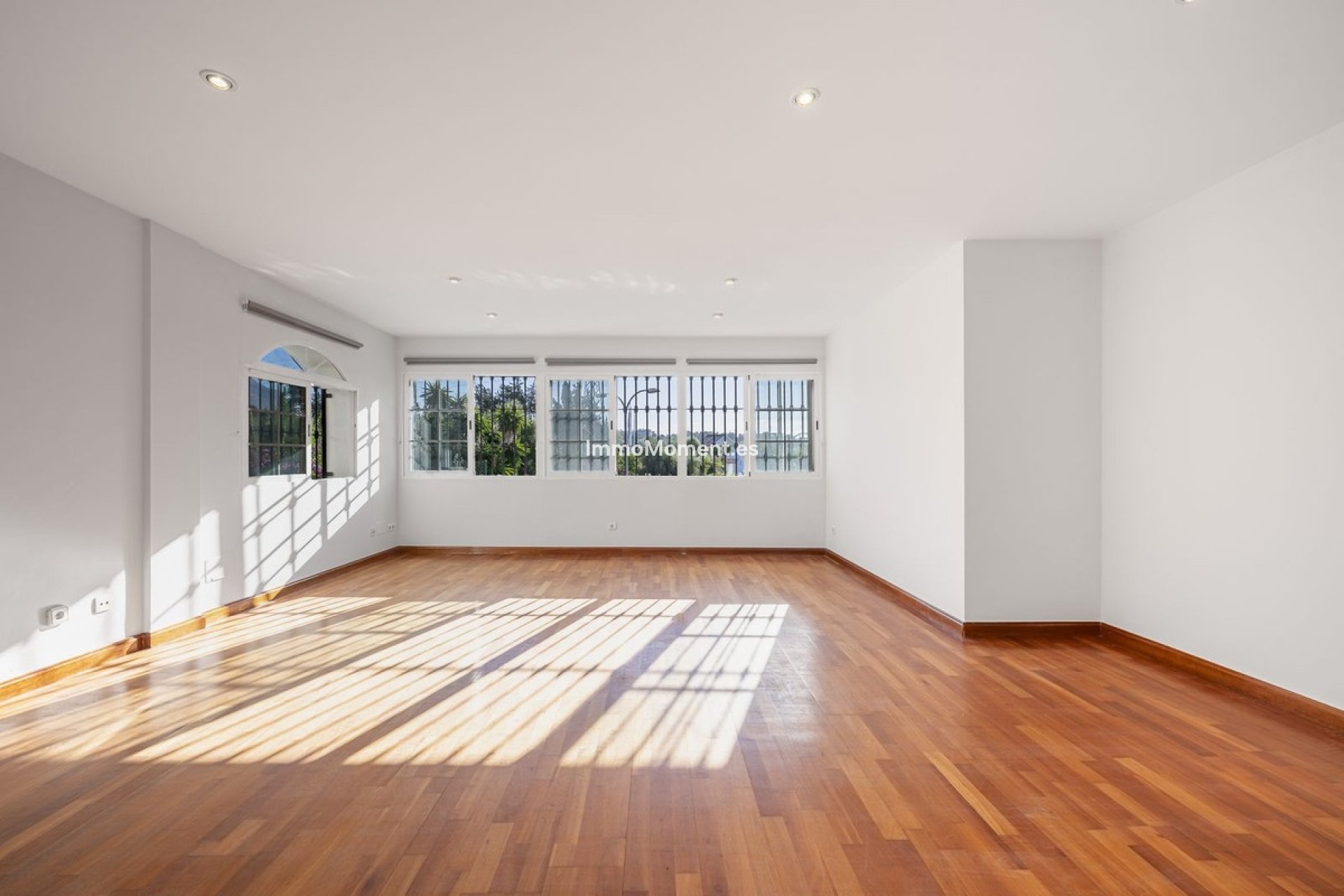 Resale - Detached villa - Marbella - Nueva Andalucía