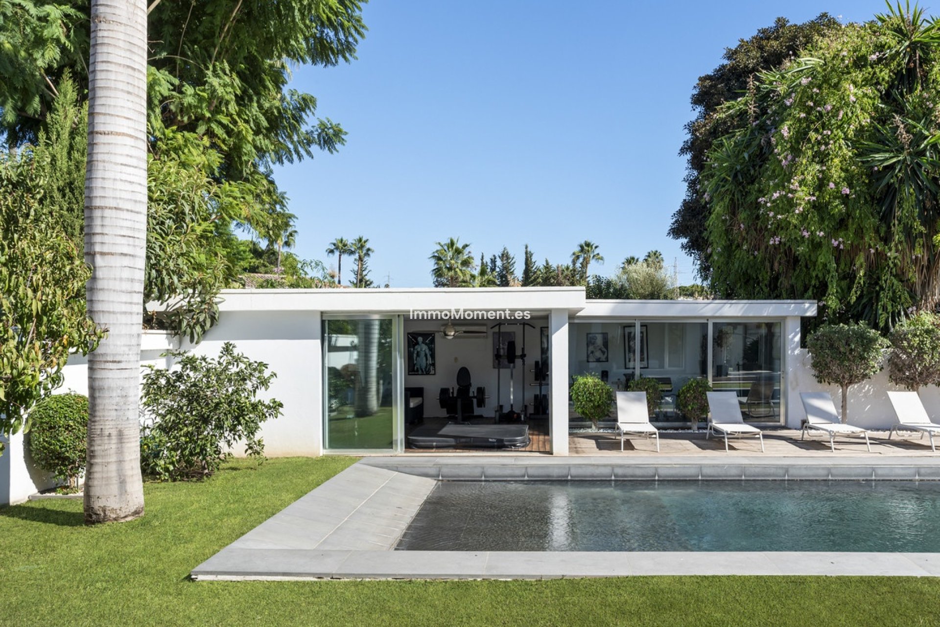 Resale - Detached villa - Marbella - Nueva Andalucía