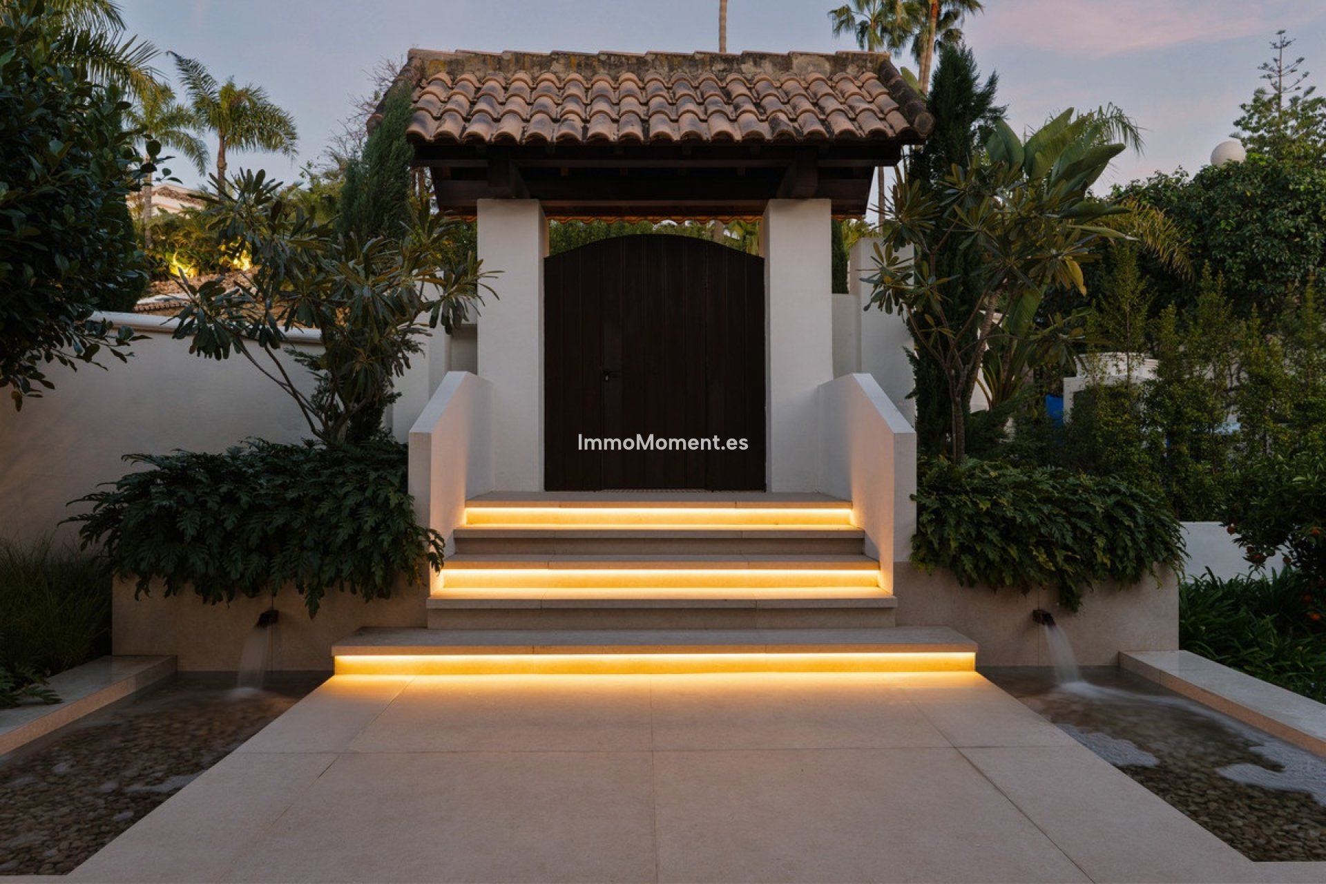 Resale - Detached villa - Marbella - Nueva Andalucía